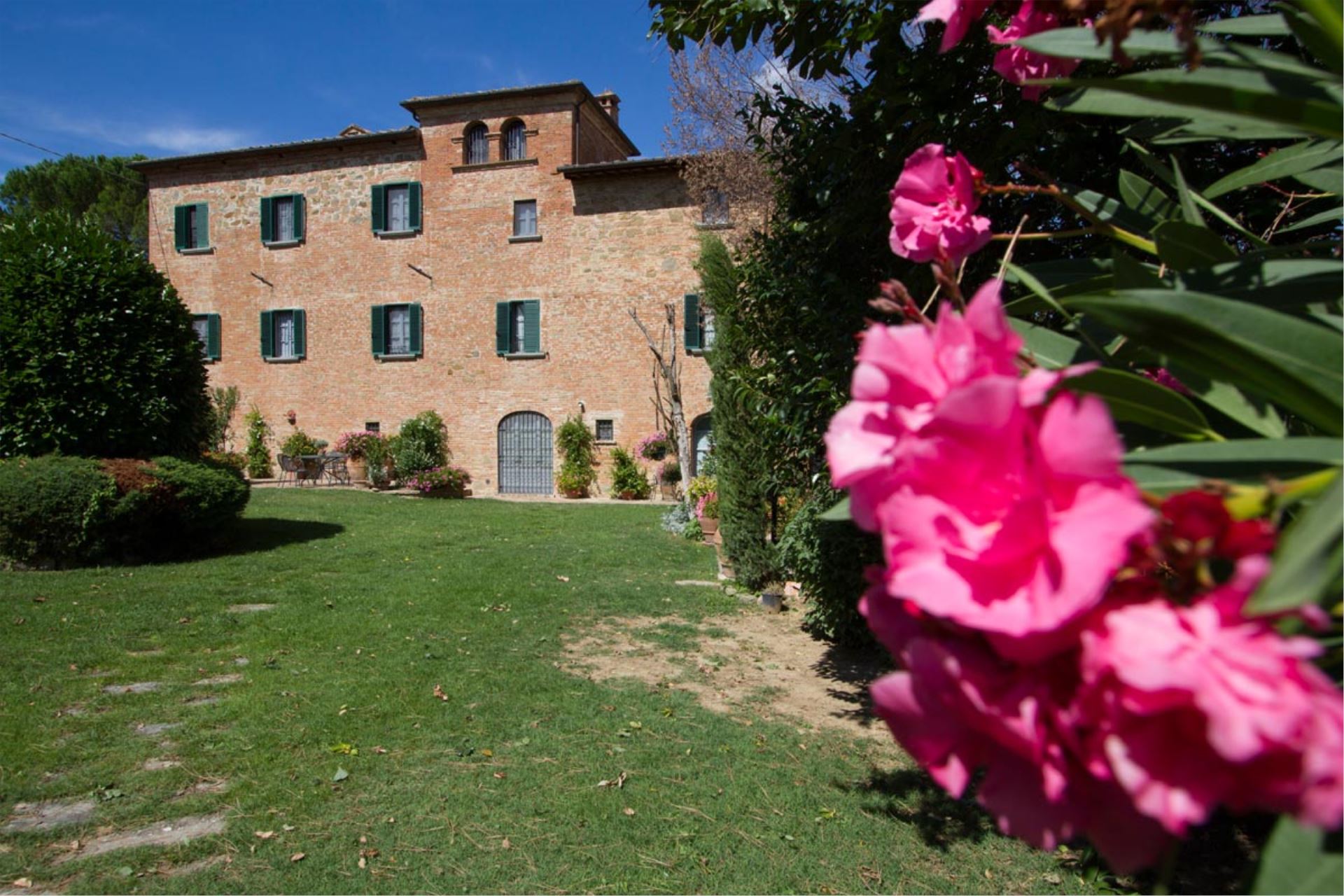 VILLE CON PISCINA VILLA SCANNAGALLO POZZO DELLA CHIANA TOSCANA