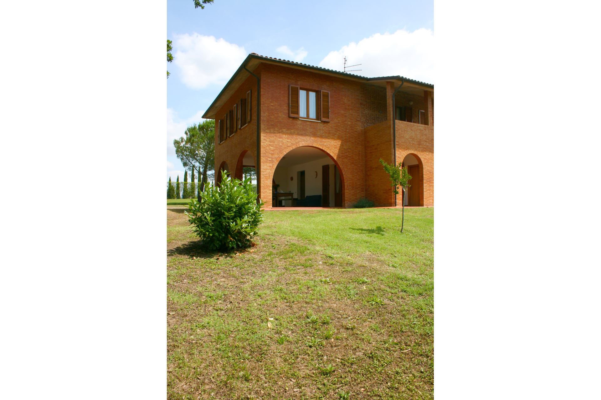 VILLAS WITH POOL LA CONTEA LUCIGNANO TOSCANA