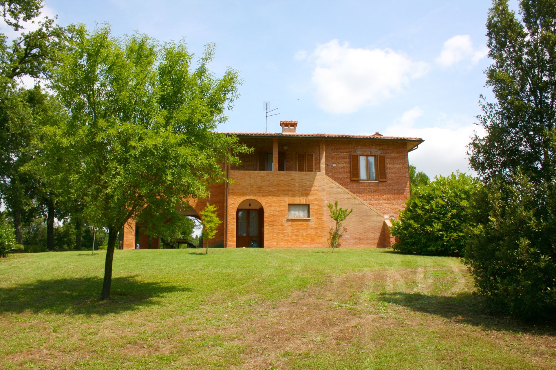 VILLAS WITH POOL LA CONTEA LUCIGNANO TOSCANA