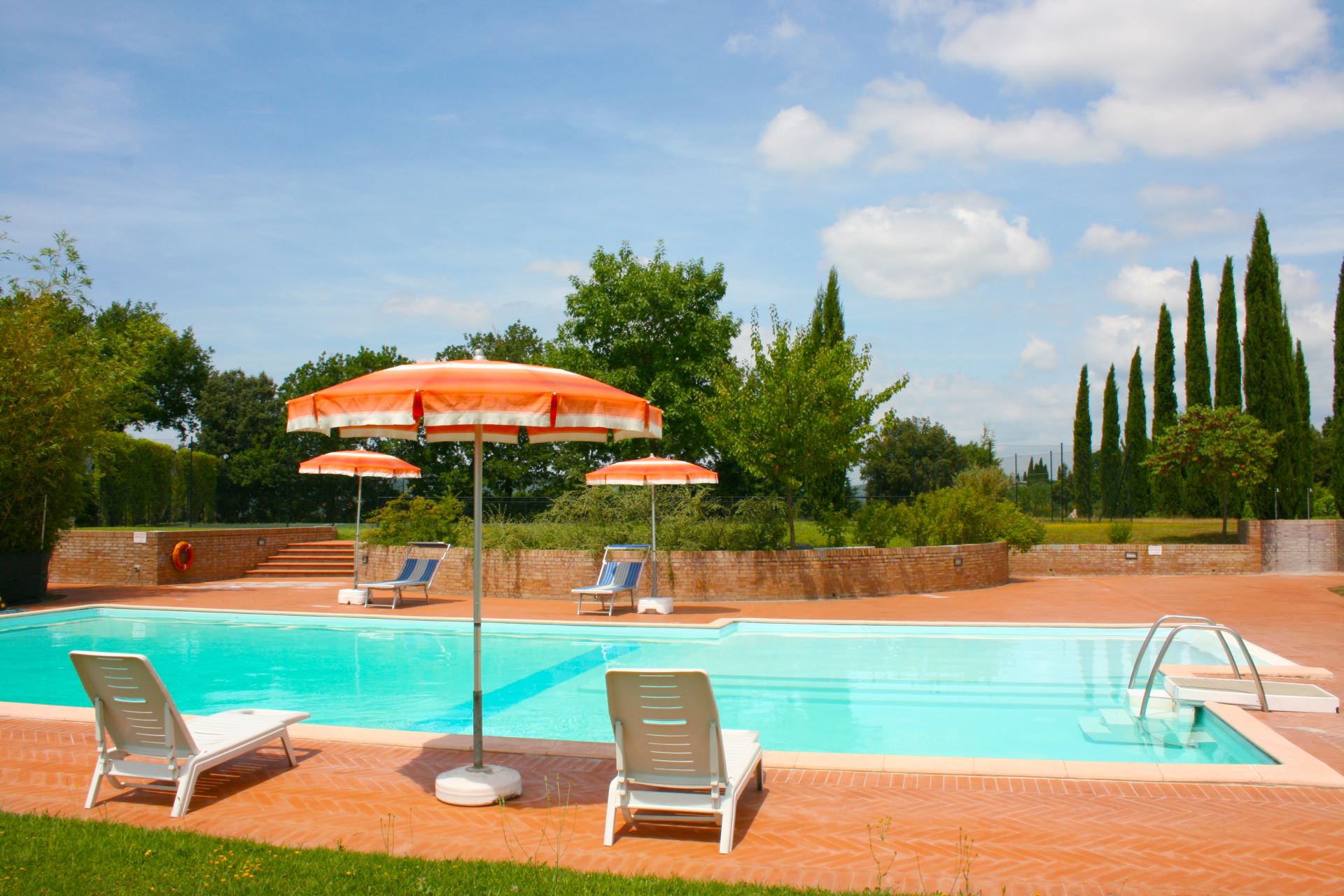 VILLAS WITH POOL LA CONTEA LUCIGNANO TOSCANA