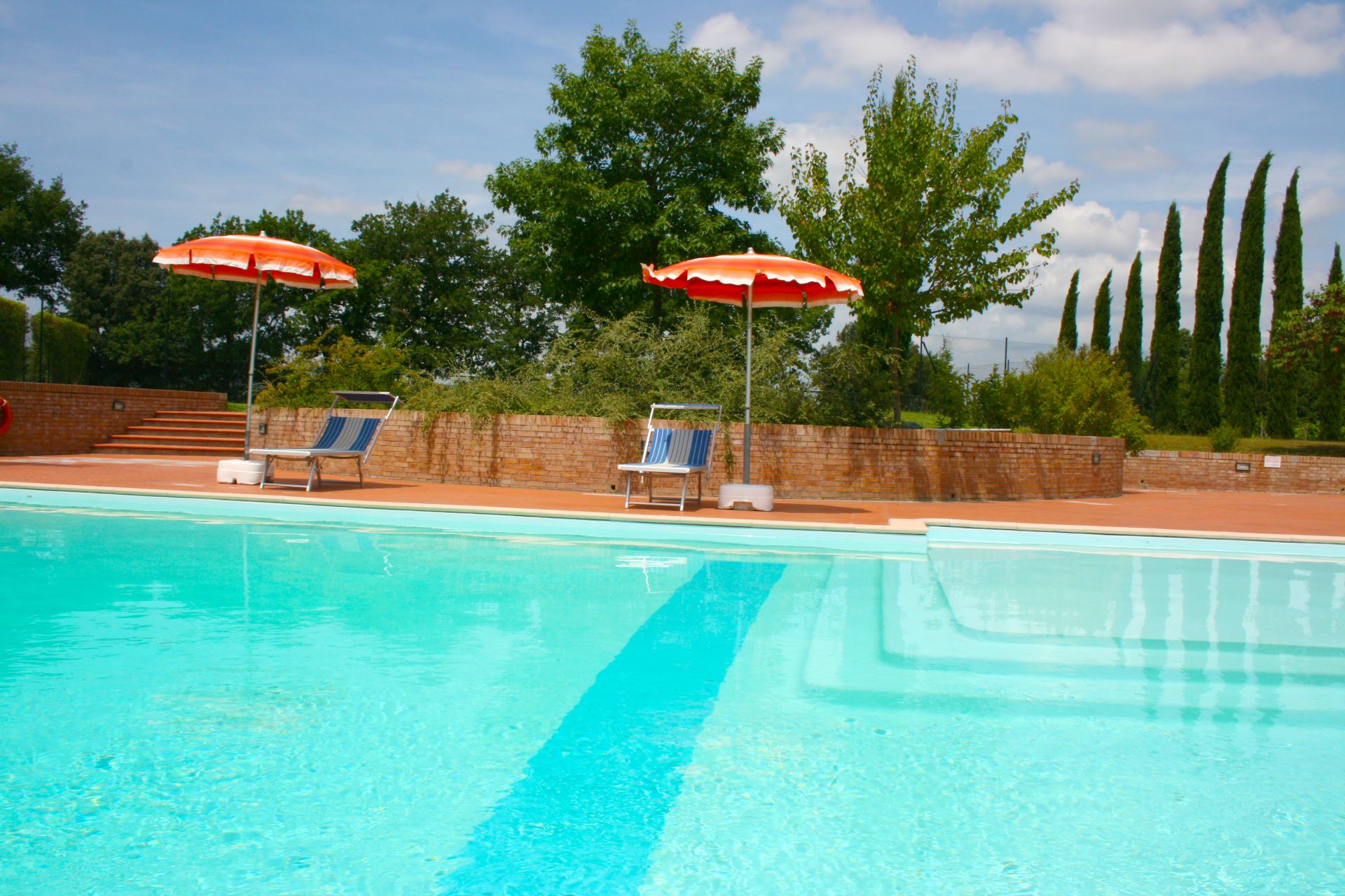 VILLAS WITH POOL LA CONTEA LUCIGNANO TOSCANA