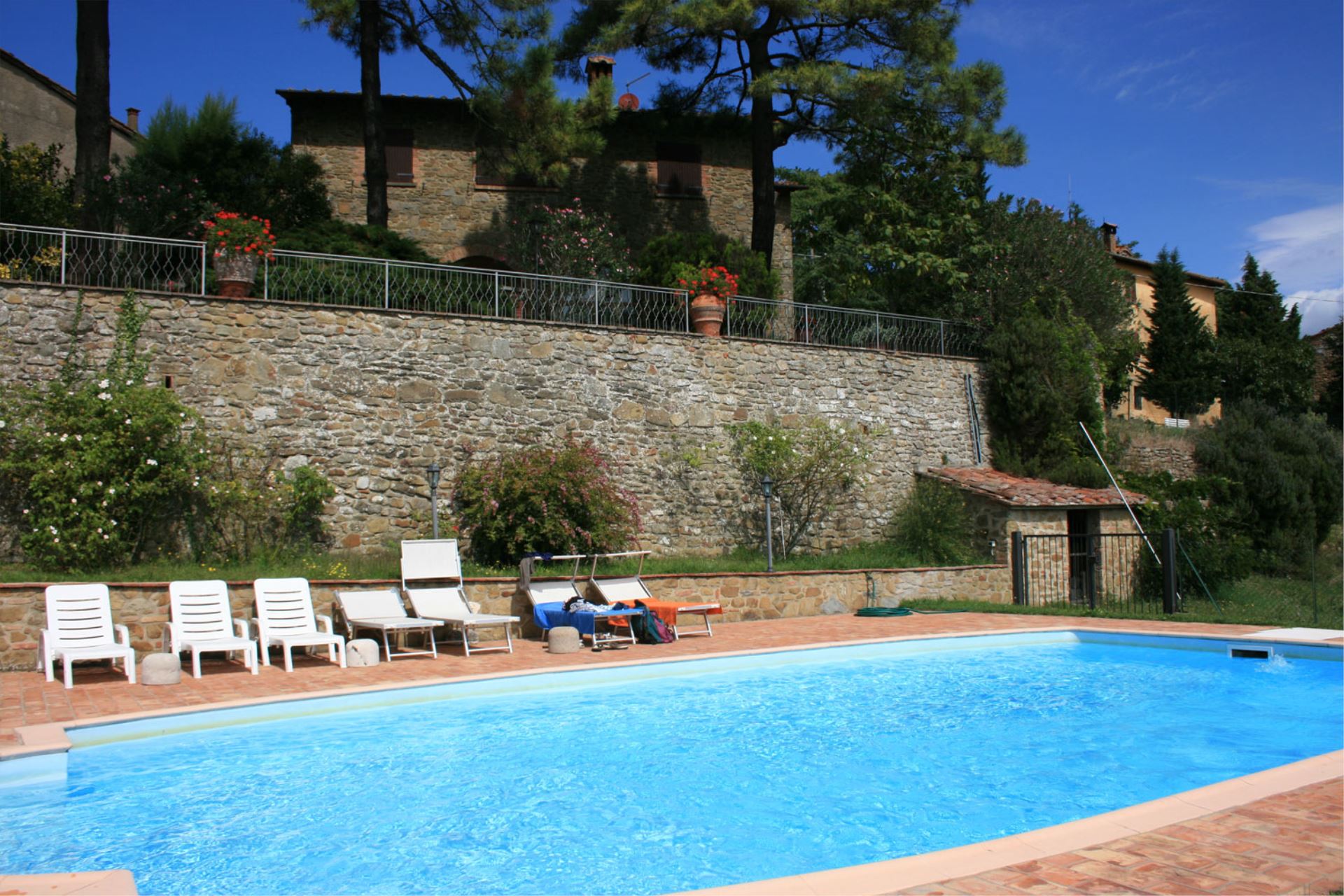 VILLEN MIT POOL PALAZZOLO 6 MONTE SAN SAVINO TOSCANA