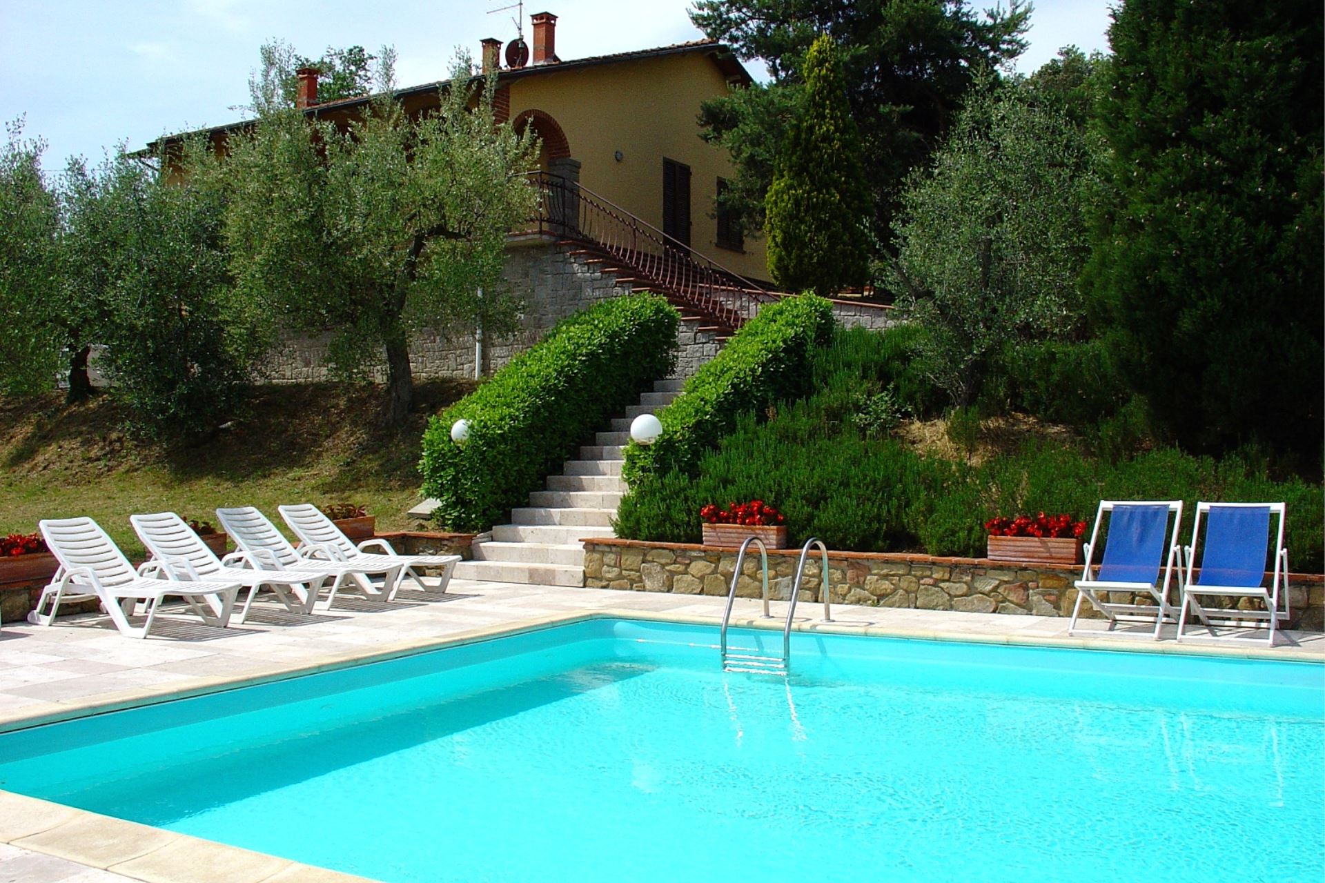VILLAS WITH POOL LA MAESTA MONTE SAN SAVINO TOSCANA
