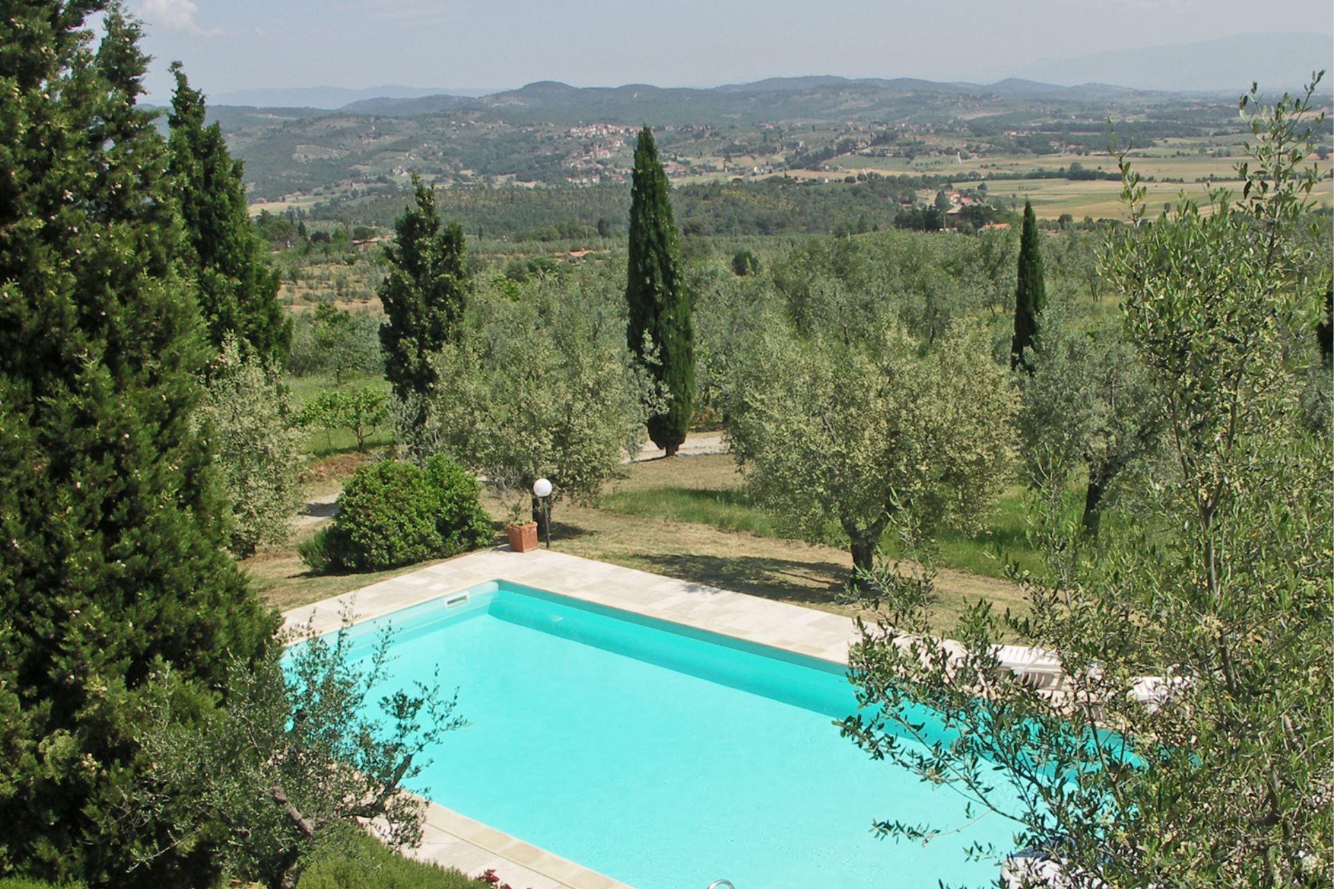 VILLAS WITH POOL LA MAESTA MONTE SAN SAVINO TOSCANA
