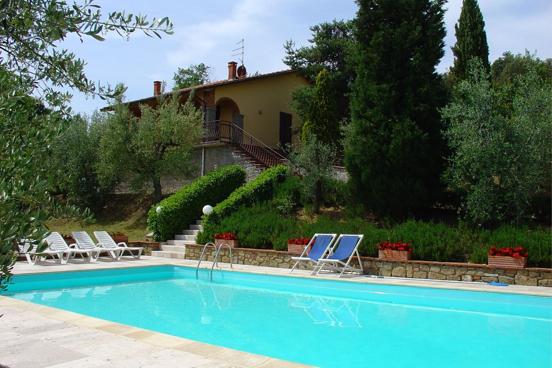 VILLAS WITH POOL LA MAESTA MONTE SAN SAVINO TOSCANA