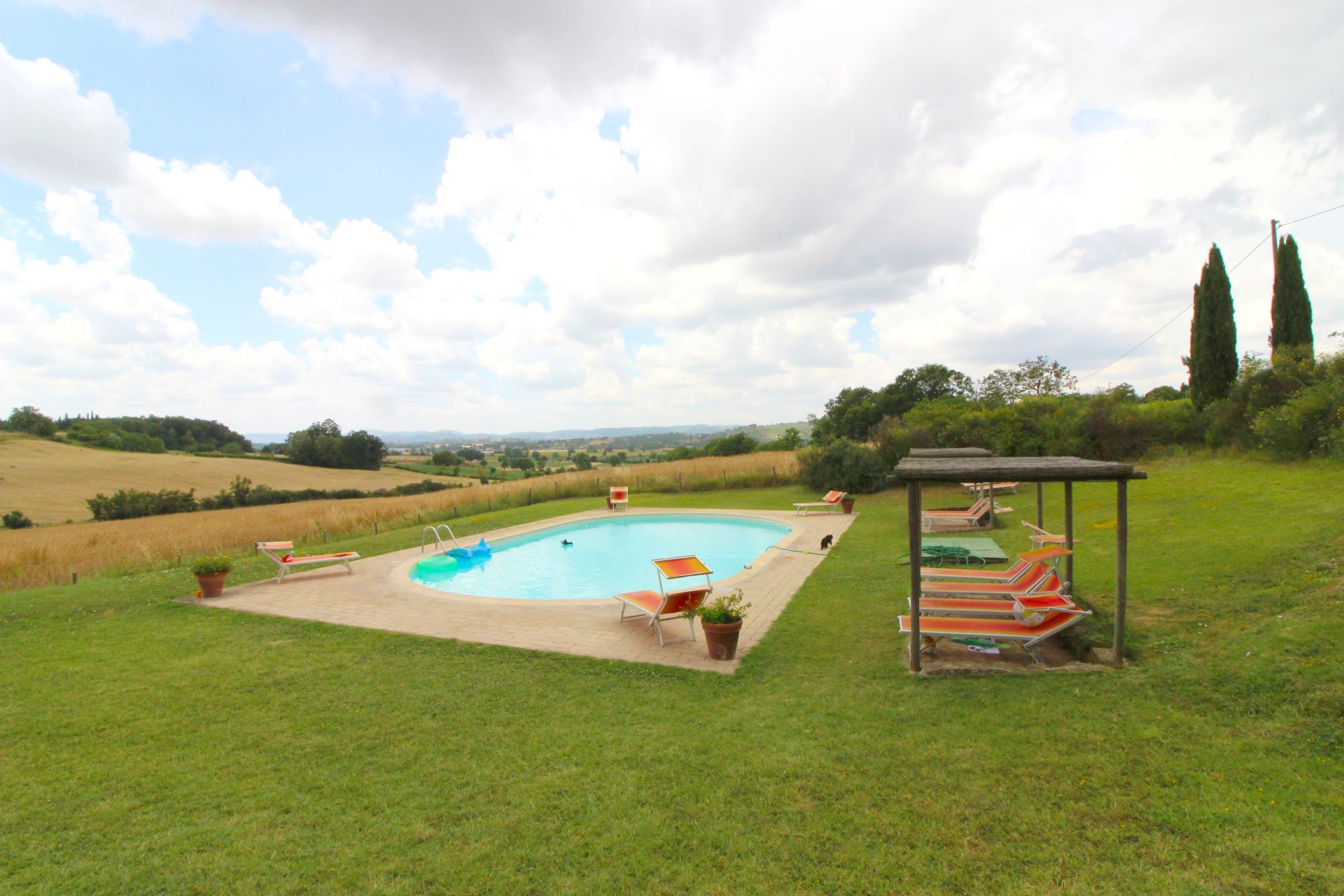 WOHNUNGEN MIT POOL SANTA VITTORIA FOIANO DELLA CHIANA TOSCANA