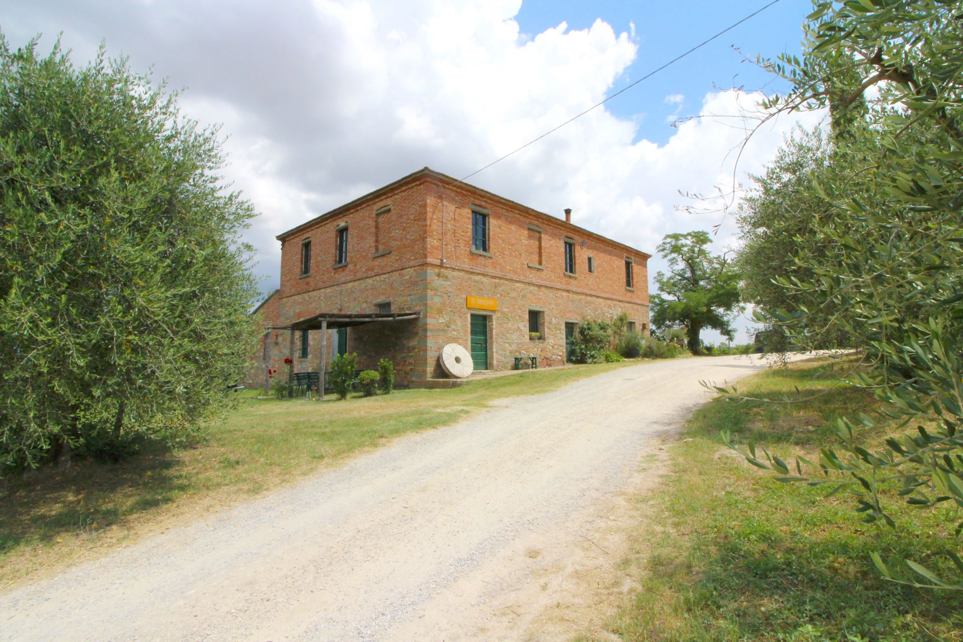 WOHNUNGEN MIT POOL SANTA VITTORIA FOIANO DELLA CHIANA TOSCANA