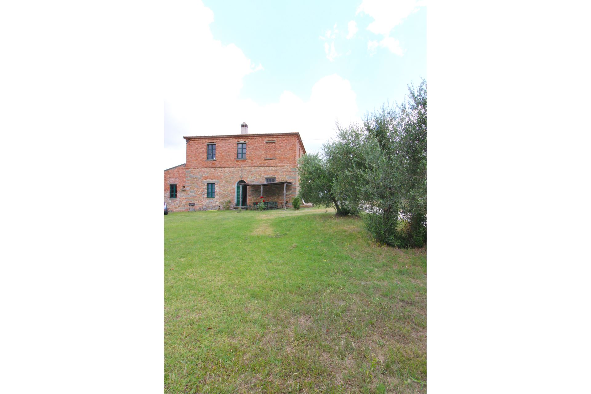 WOHNUNGEN MIT POOL SANTA VITTORIA FOIANO DELLA CHIANA TOSCANA