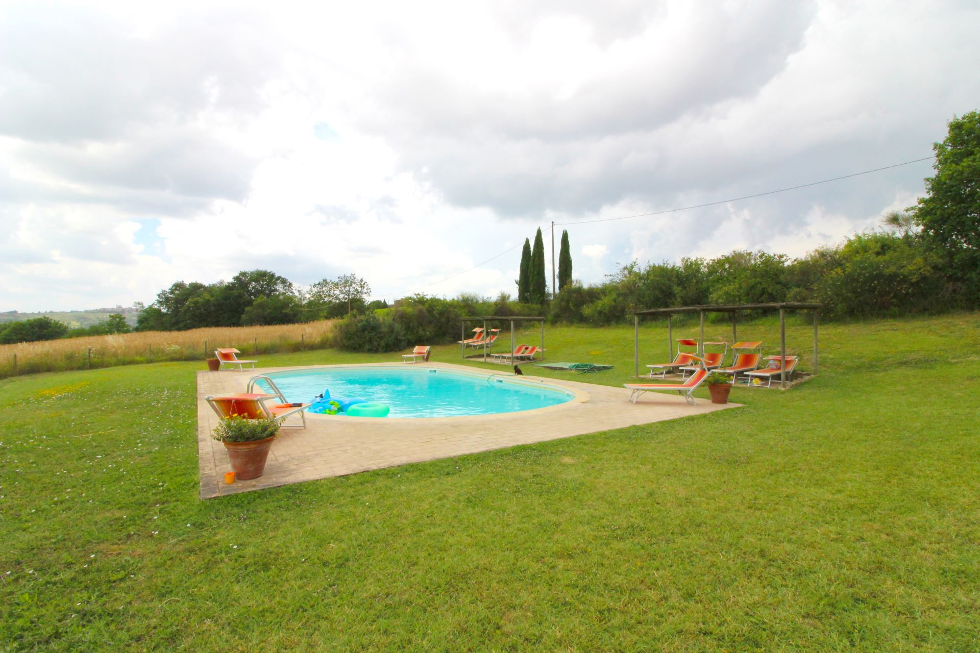 WOHNUNGEN MIT POOL SANTA VITTORIA FOIANO DELLA CHIANA TOSCANA