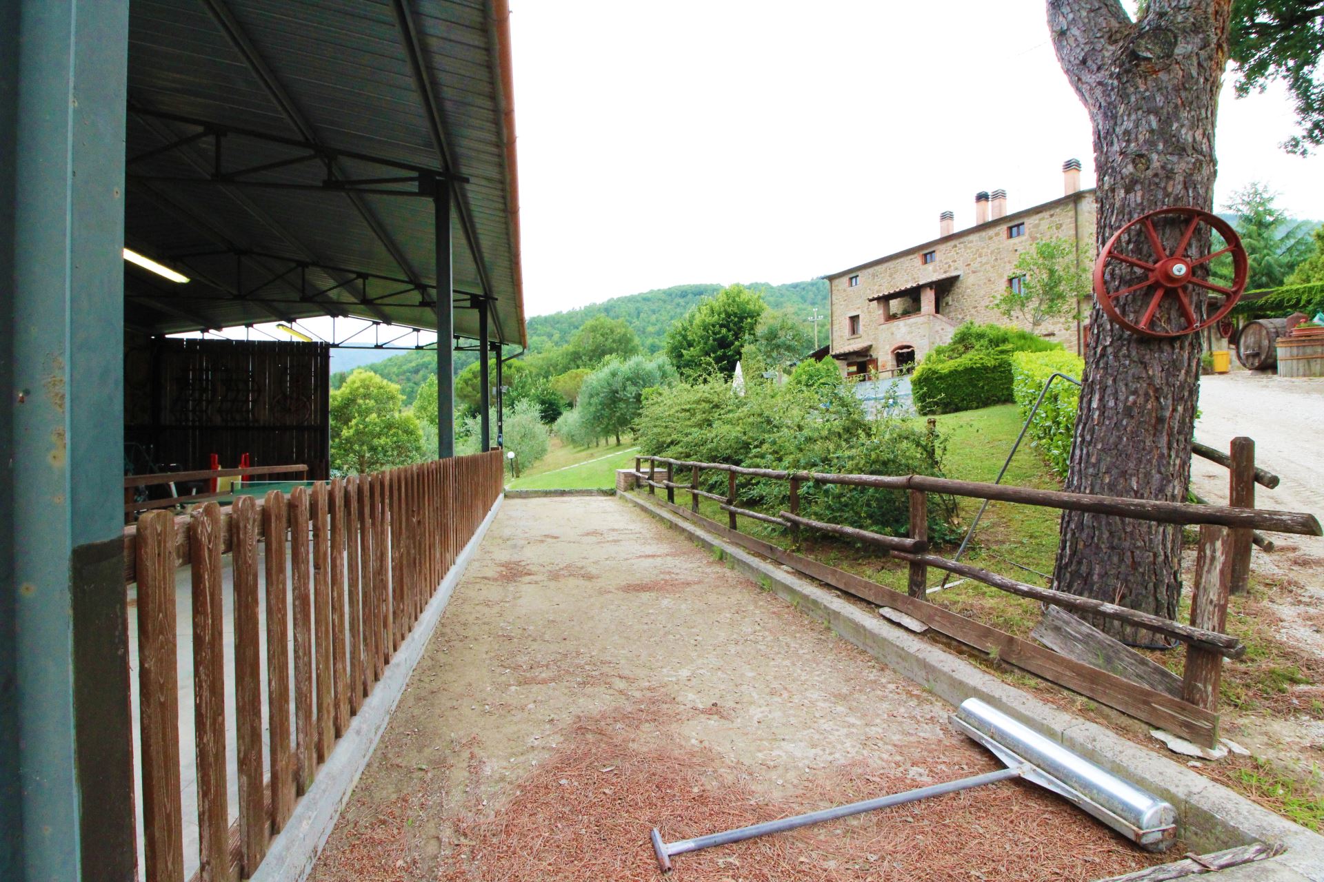 VILLEN MIT POOL CASALE AIOLA CORTONA TOSCANA