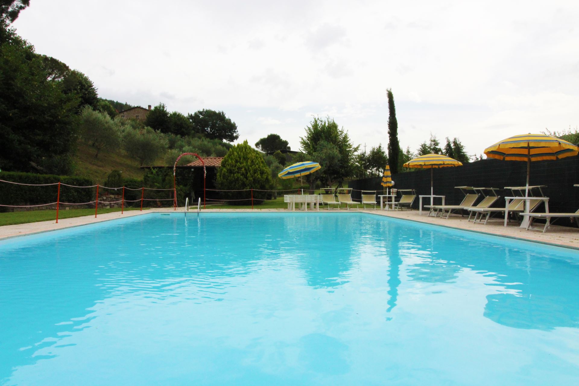 VILLEN MIT POOL CASALE AIOLA CORTONA TOSCANA