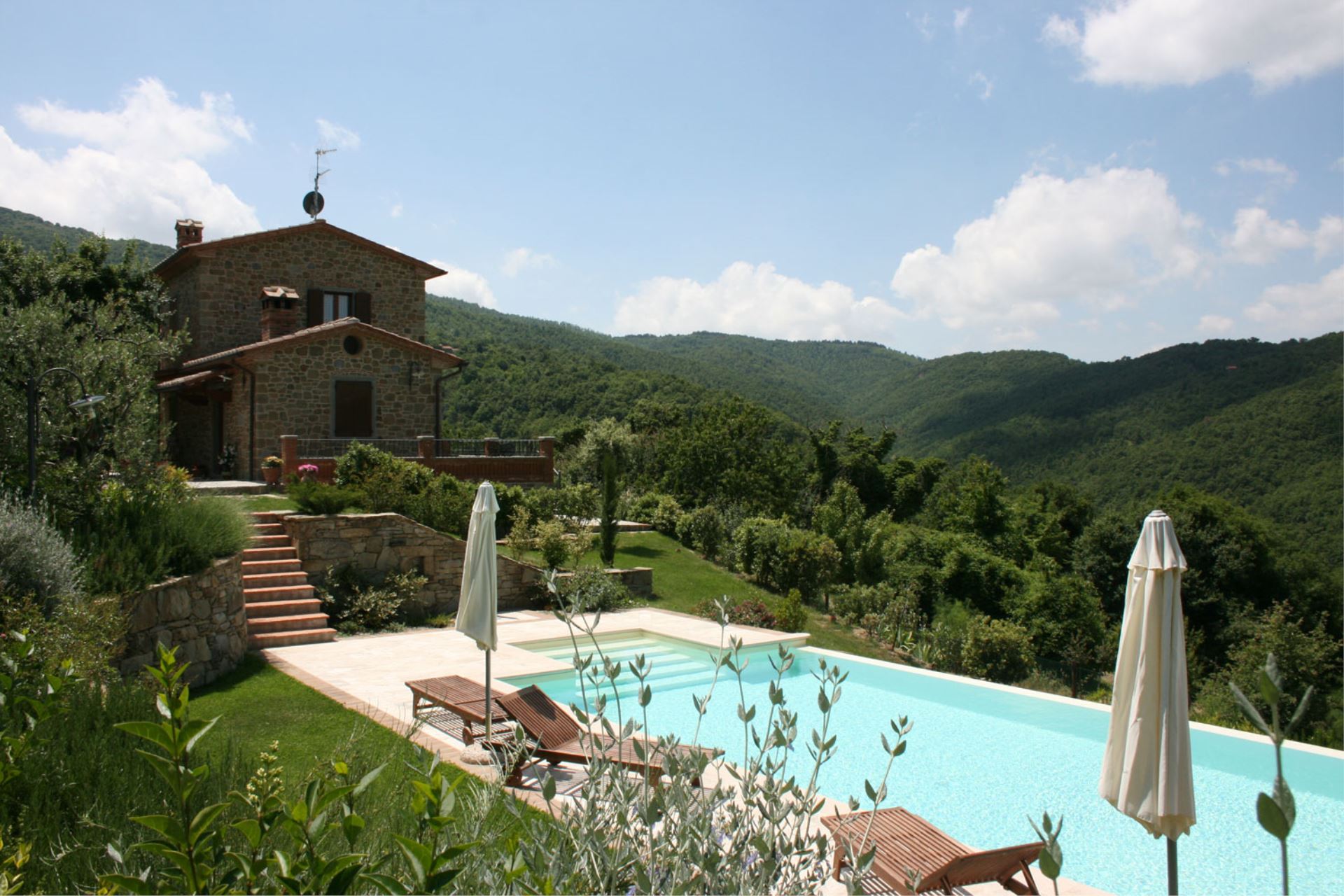 VILLAS WITH POOL PODERE CANTALENA CORTONA TOSCANA