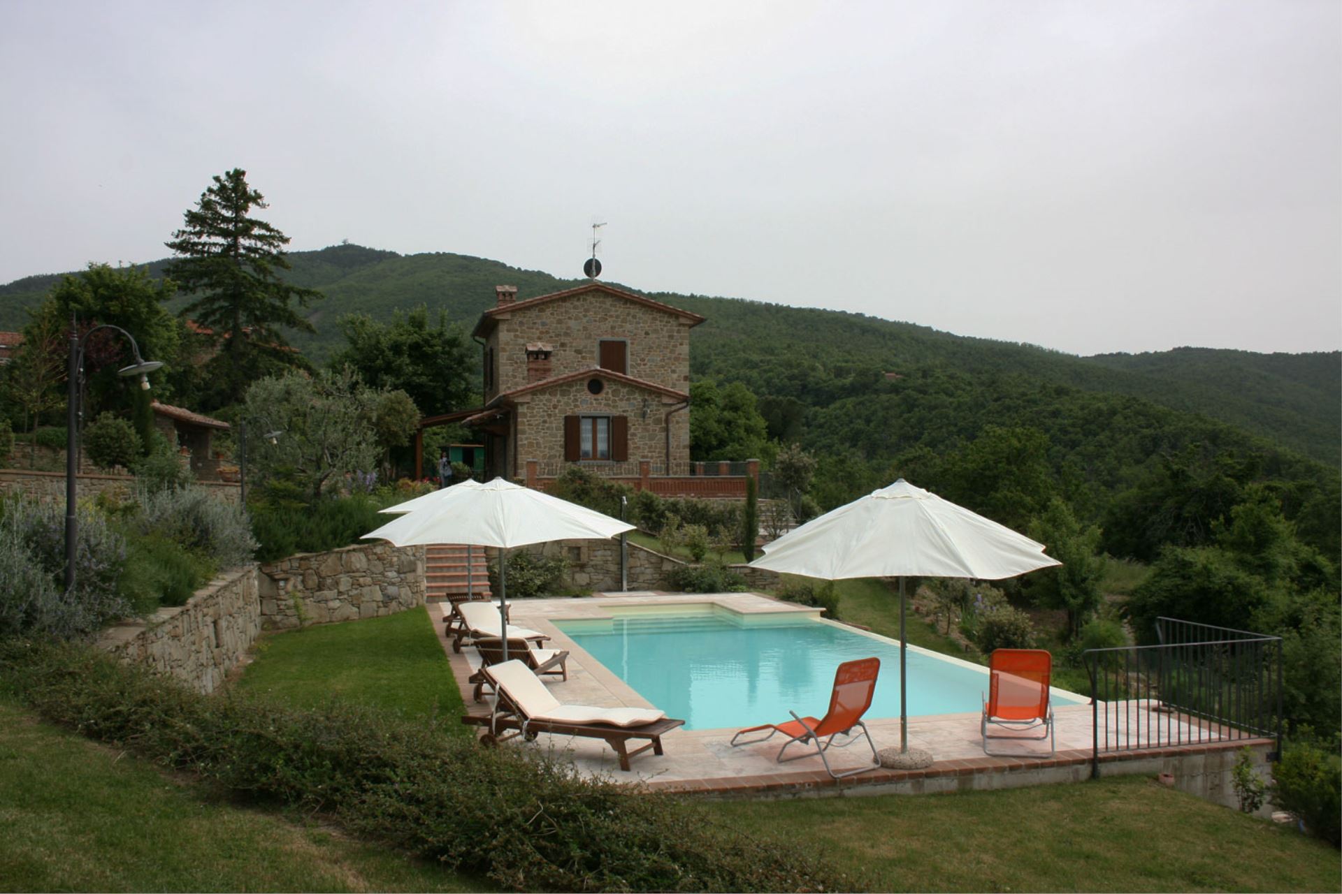 VILLAS WITH POOL PODERE CANTALENA CORTONA TOSCANA