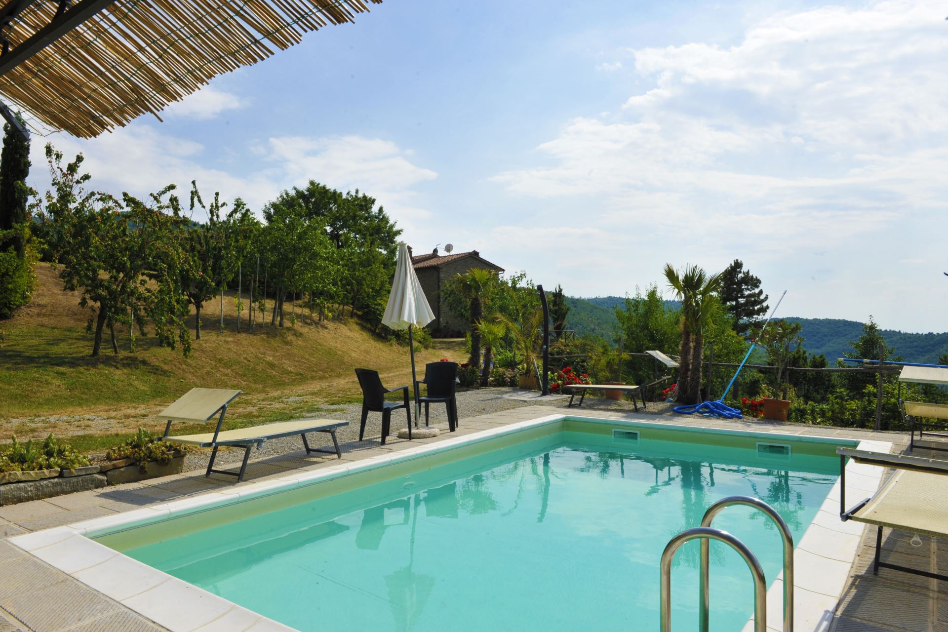 VILLEN MIT POOL CASETTA I CILIEGI CORTONA TOSCANA