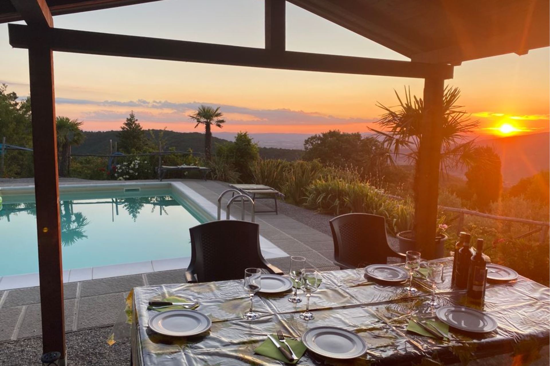 VILLEN MIT POOL CASETTA I CILIEGI CORTONA TOSCANA