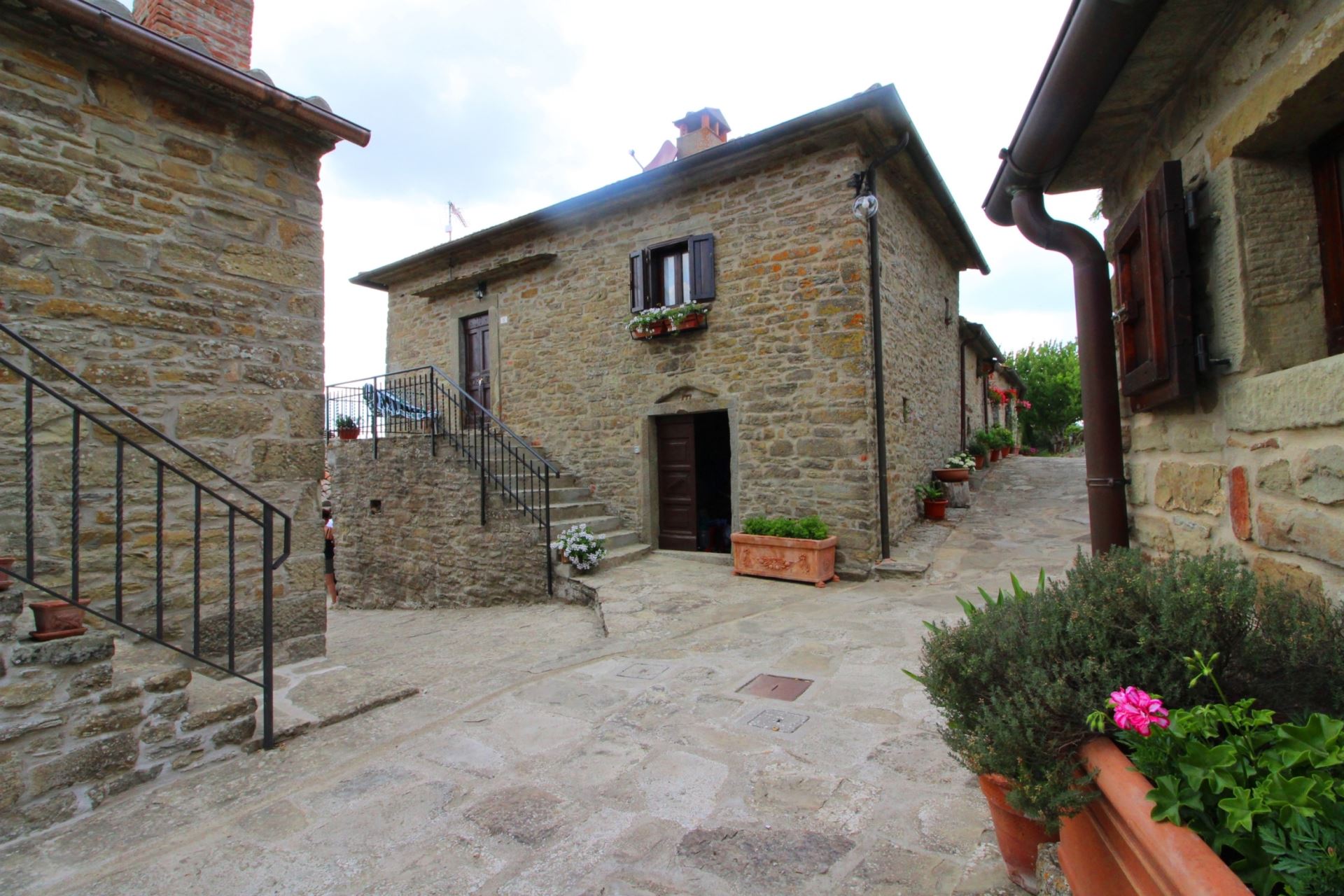 APPARTAMENTI CON PISCINA LA CASA NEL BORGO CORTONA TOSCANA