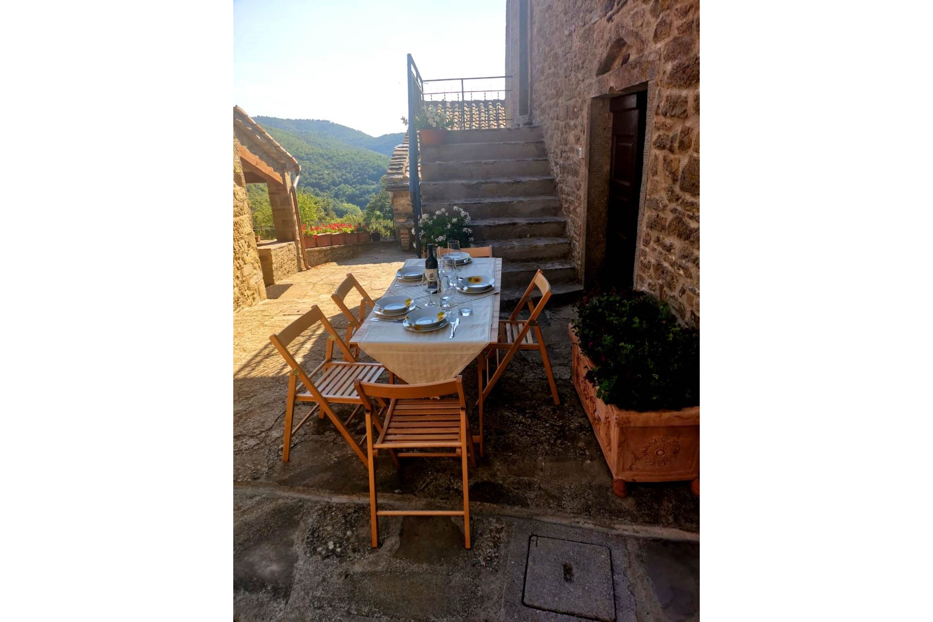 APPARTAMENTI CON PISCINA LA CASA NEL BORGO CORTONA TOSCANA