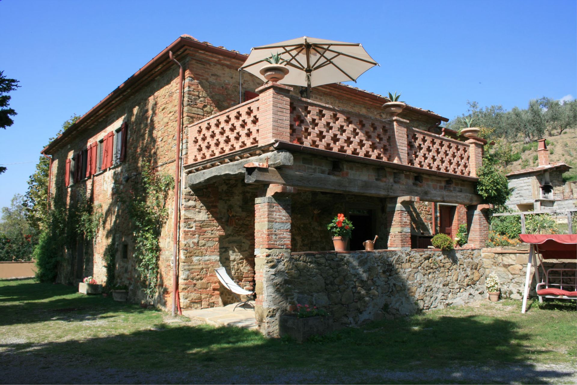 VILLEN MIT POOL CASALE IL TRECENTO CASTIGLION FIORENTINO TOSCANA