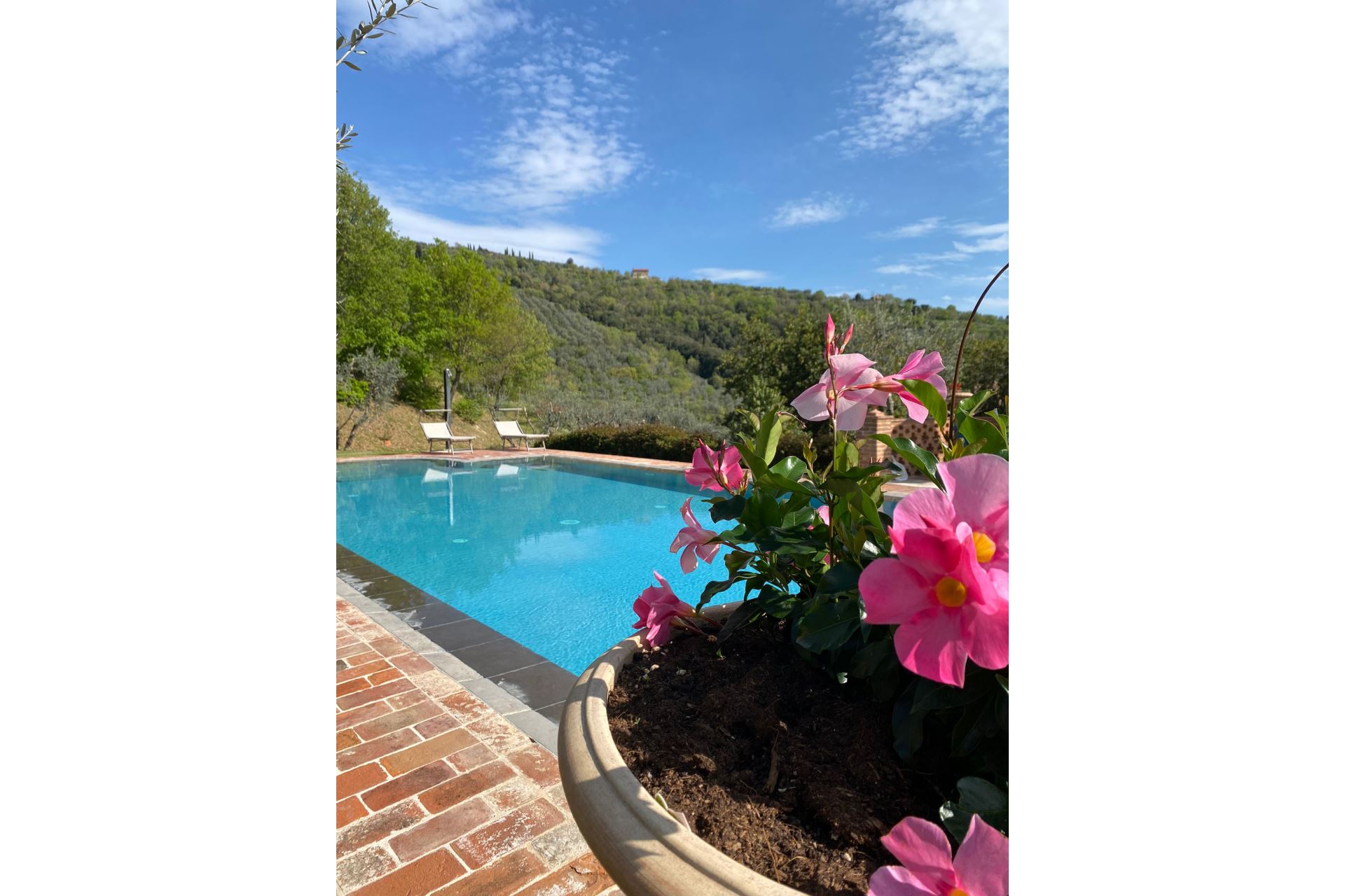 VILLEN MIT POOL CASALE IL TRECENTO CASTIGLION FIORENTINO TOSCANA