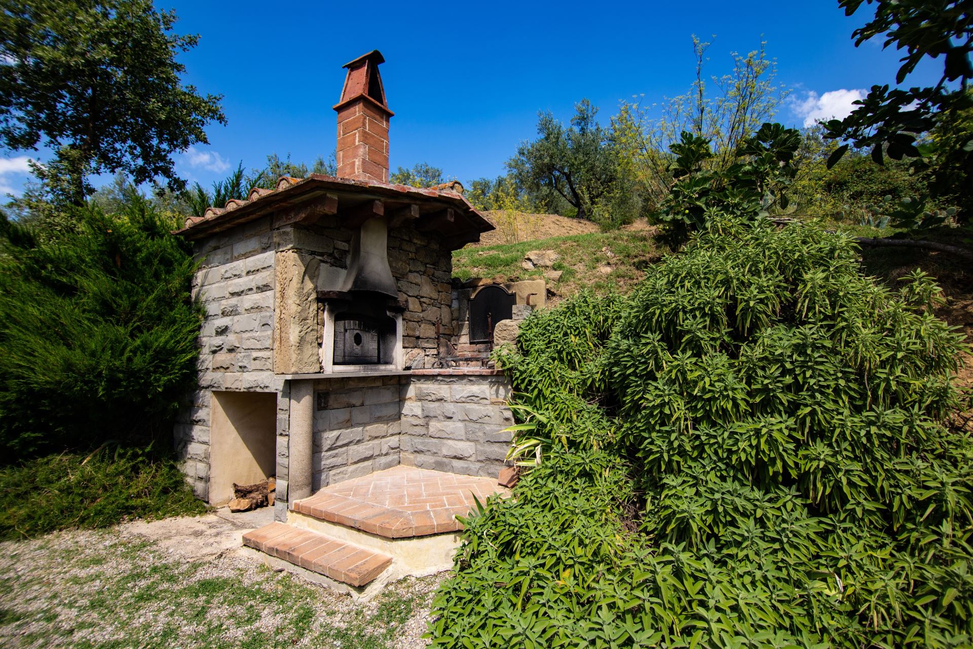 VILLEN MIT POOL CASALE IL TRECENTO CASTIGLION FIORENTINO TOSCANA