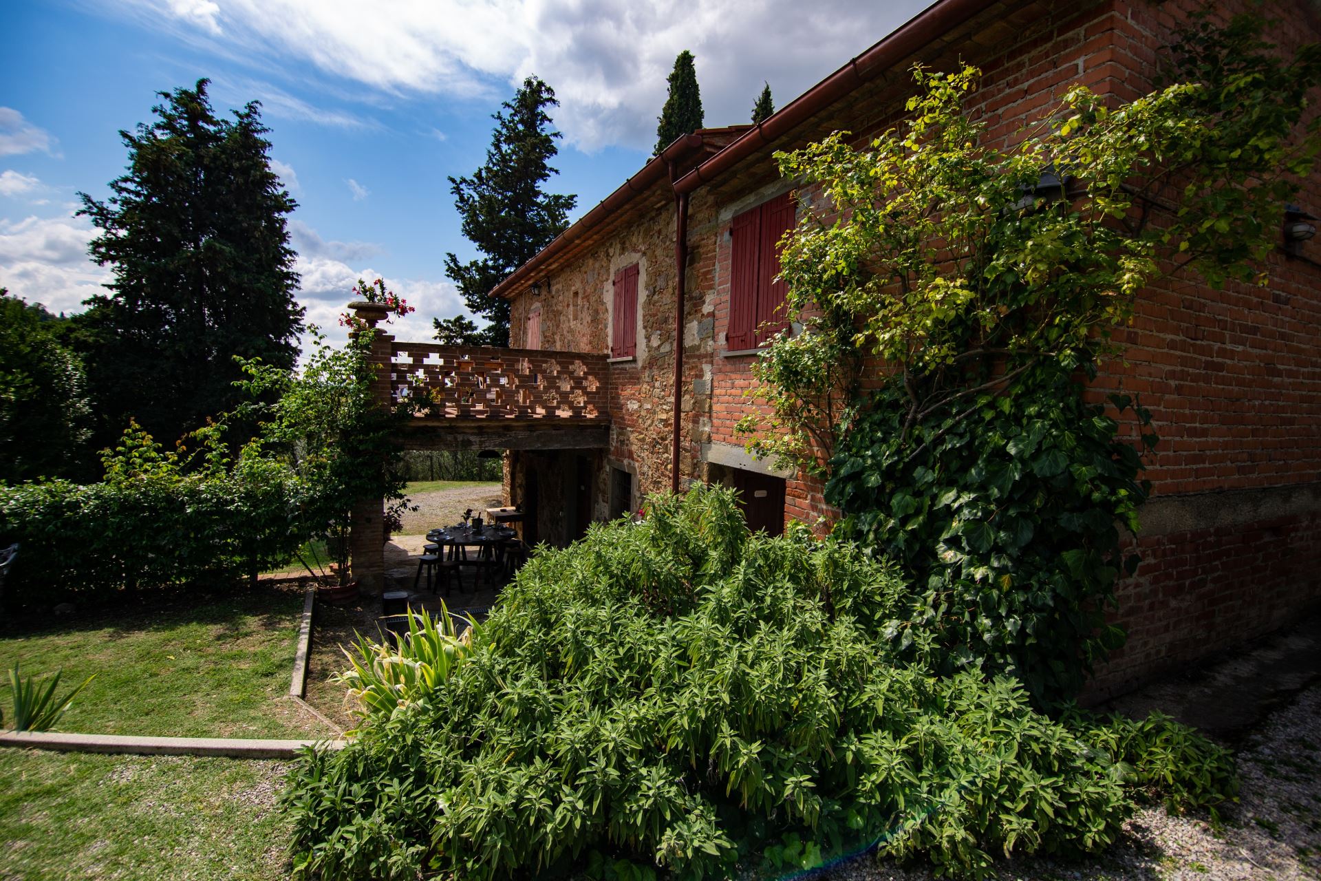 VILLEN MIT POOL CASALE IL TRECENTO CASTIGLION FIORENTINO TOSCANA