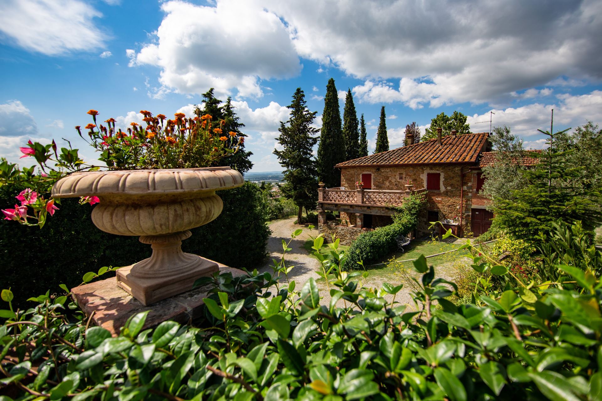 VILLEN MIT POOL CASALE IL TRECENTO CASTIGLION FIORENTINO TOSCANA