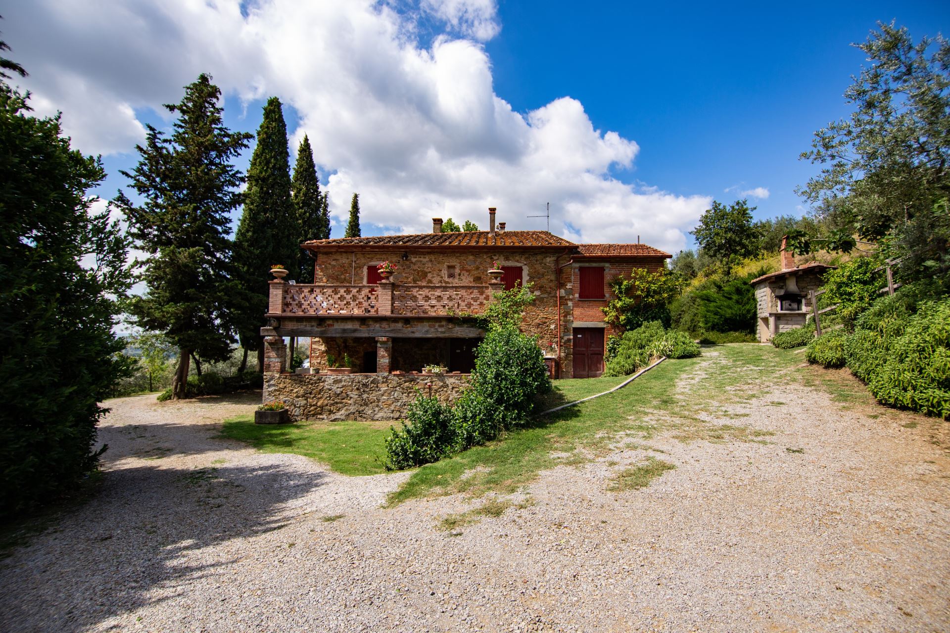VILLEN MIT POOL CASALE IL TRECENTO CASTIGLION FIORENTINO TOSCANA
