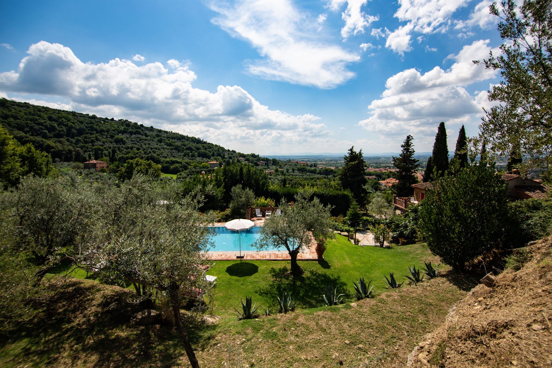 VILLEN MIT POOL CASALE IL TRECENTO CASTIGLION FIORENTINO TOSCANA