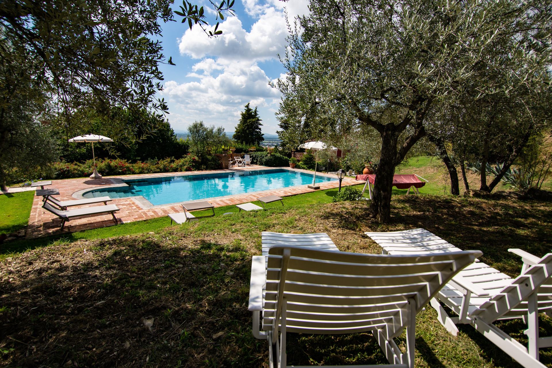 VILLEN MIT POOL CASALE IL TRECENTO CASTIGLION FIORENTINO TOSCANA