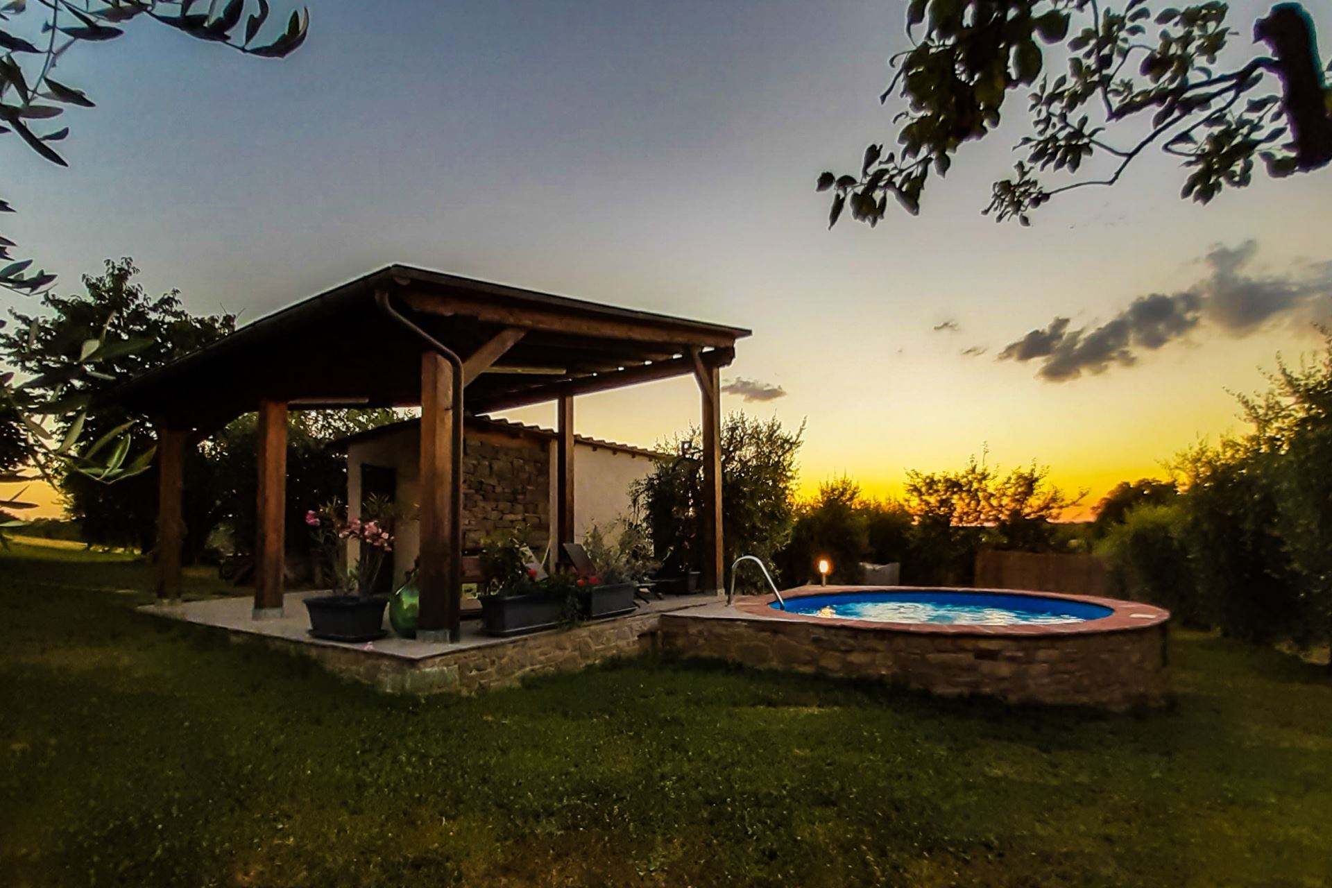 APARTMENTS WITH POOL SELVA DEGLI ULIVI FOIANO DELLA CHIANA TOSCANA