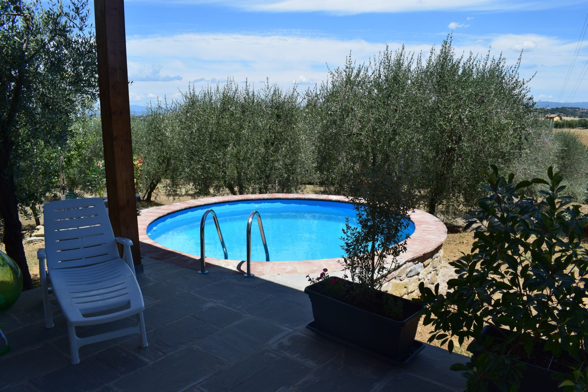 APARTMENTS WITH POOL SELVA DEGLI ULIVI FOIANO DELLA CHIANA TOSCANA