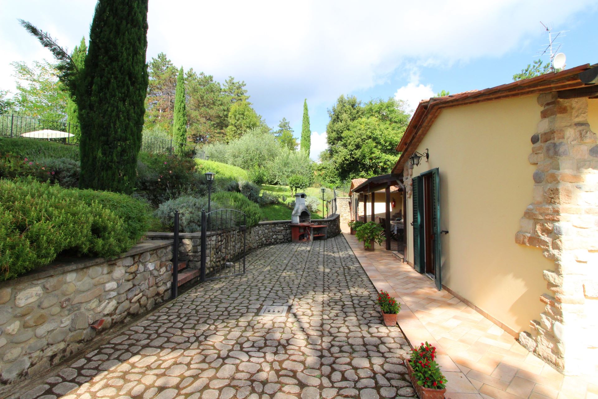 VILLEN MIT POOL VILLINO ALBA AREZZO TOSCANA