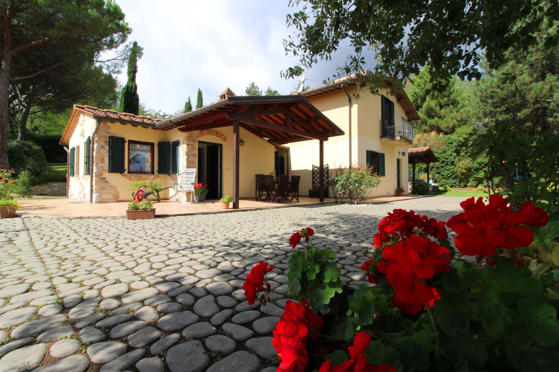 VILLEN MIT POOL VILLINO ALBA AREZZO TOSCANA