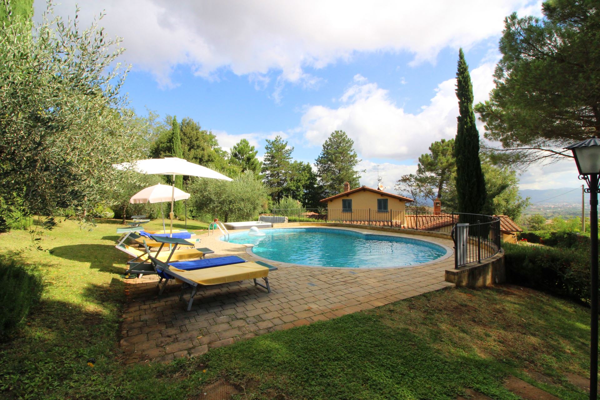 VILLEN MIT POOL VILLINO ALBA AREZZO TOSCANA