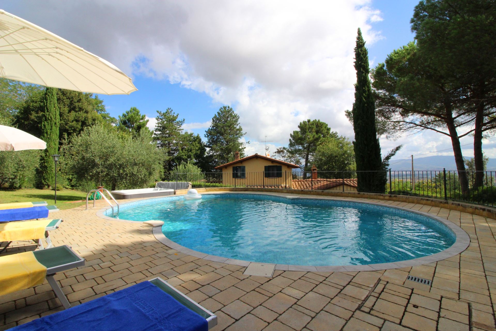 VILLEN MIT POOL VILLINO ALBA AREZZO TOSCANA