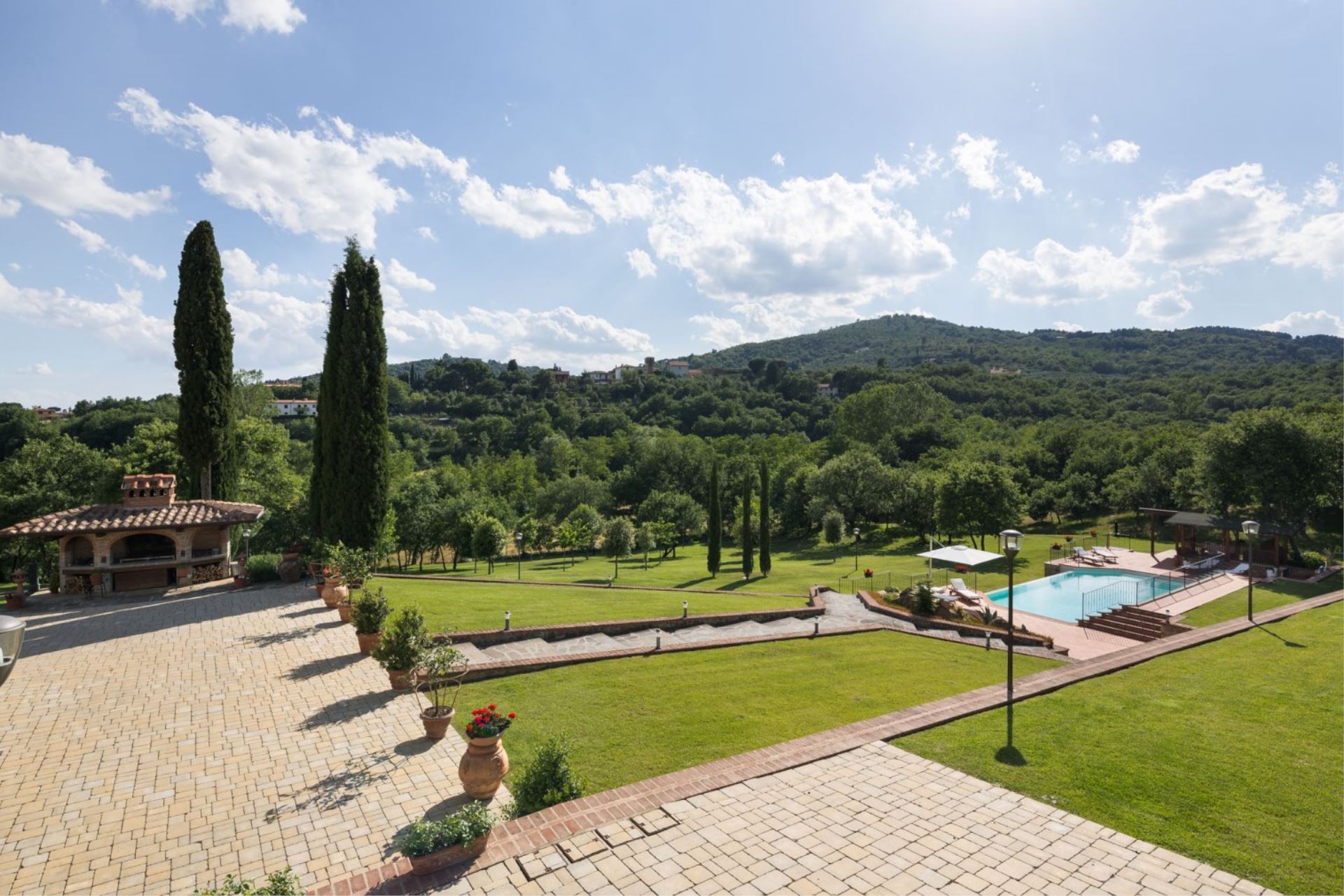 APARTMENTS WITH POOL RUBY AREZZO TOSCANA