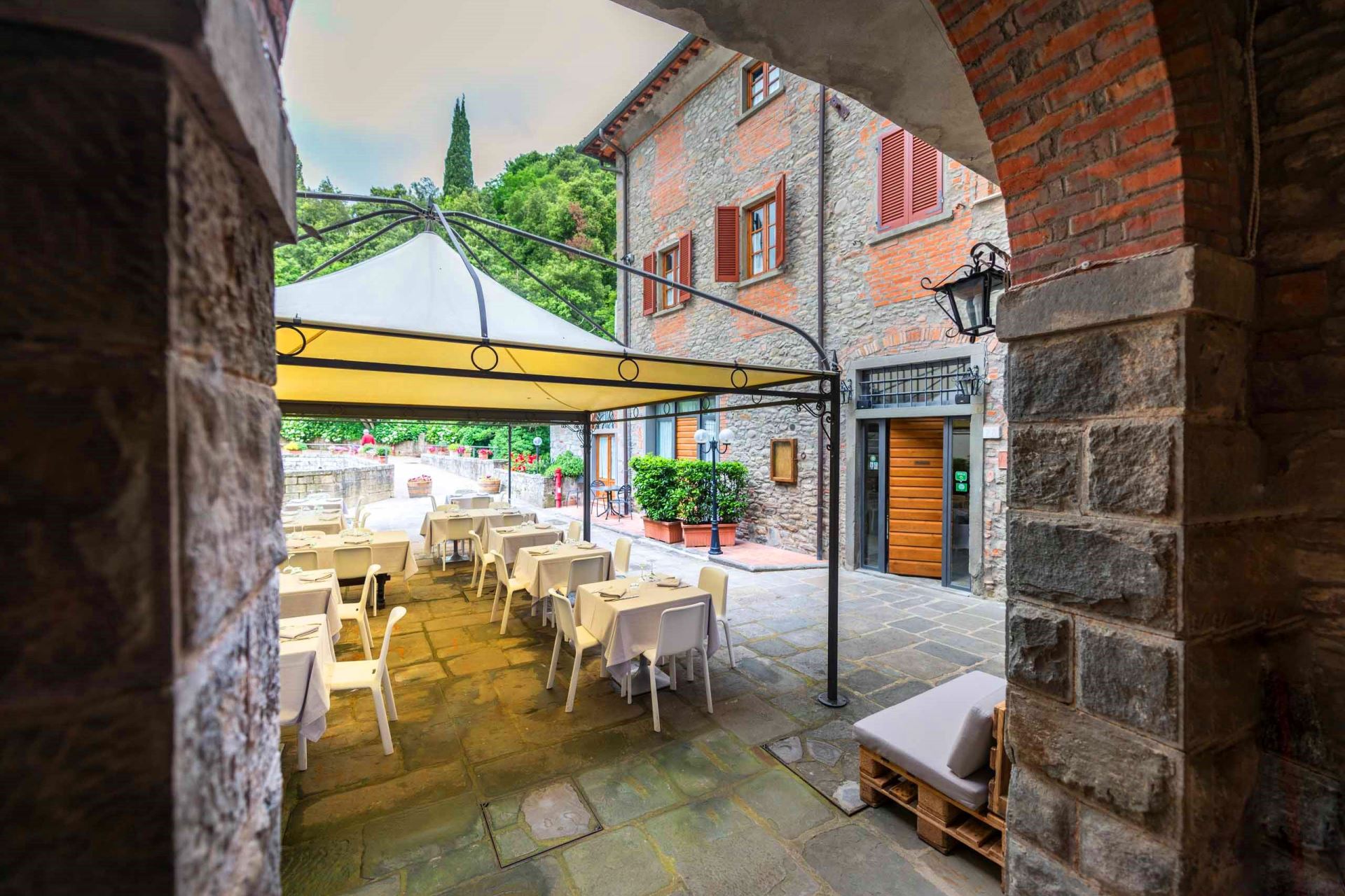 APPARTEMENTS AVEC PISCINE LA CASCATA LORO CIUFFENNA TOSCANA