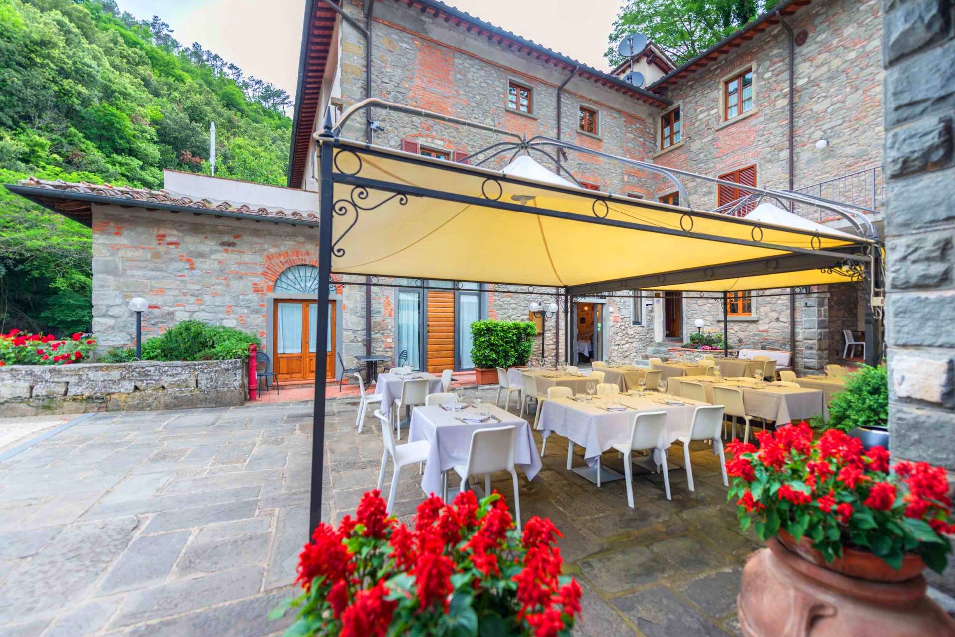 APPARTEMENTS AVEC PISCINE LA CASCATA LORO CIUFFENNA TOSCANA