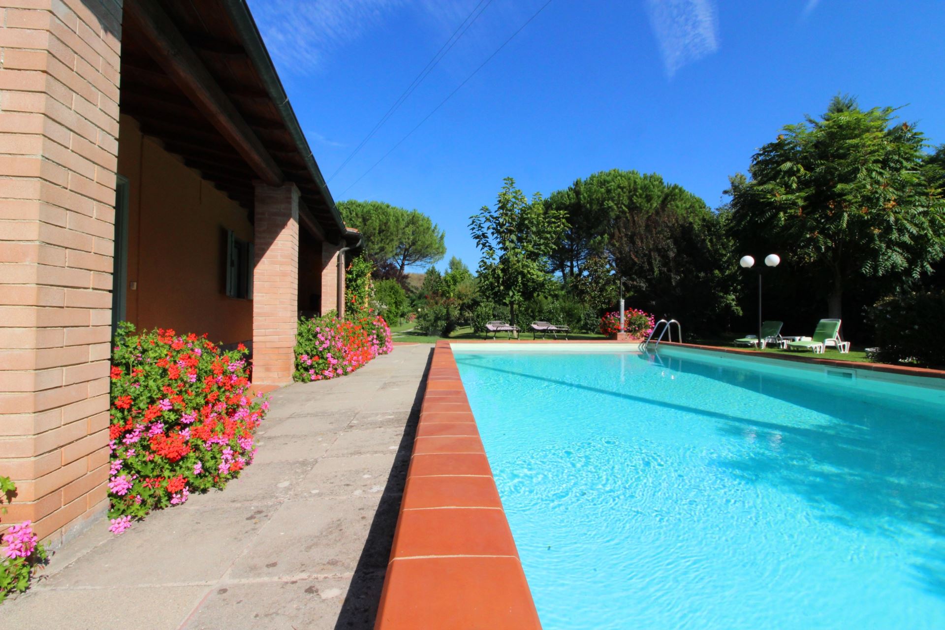 VILLEN MIT POOL PAGLIAZZONE BUCINE TOSCANA