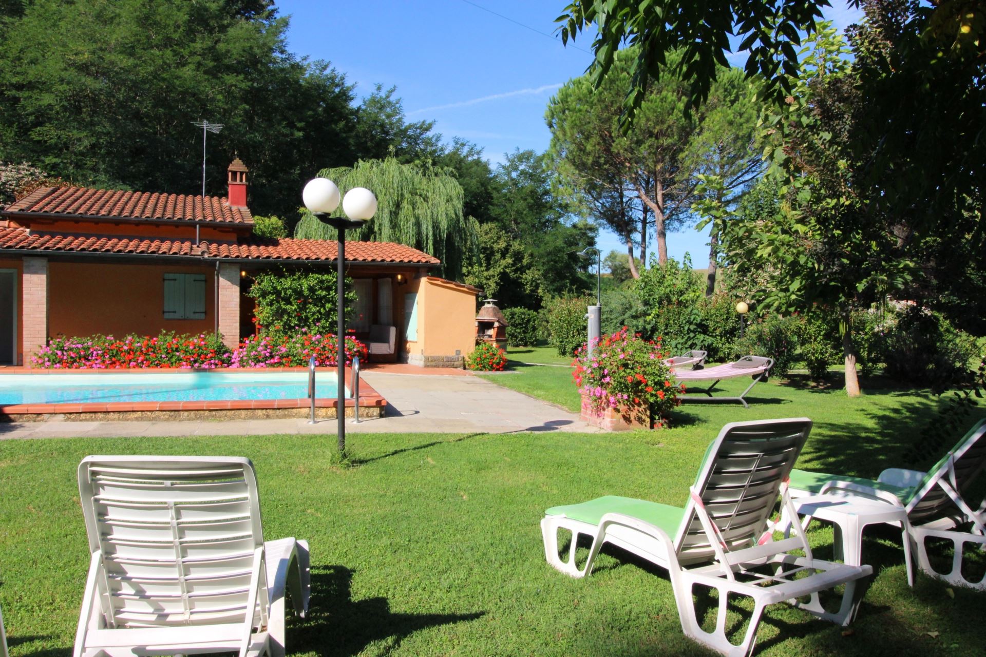 VILLEN MIT POOL PAGLIAZZONE BUCINE TOSCANA