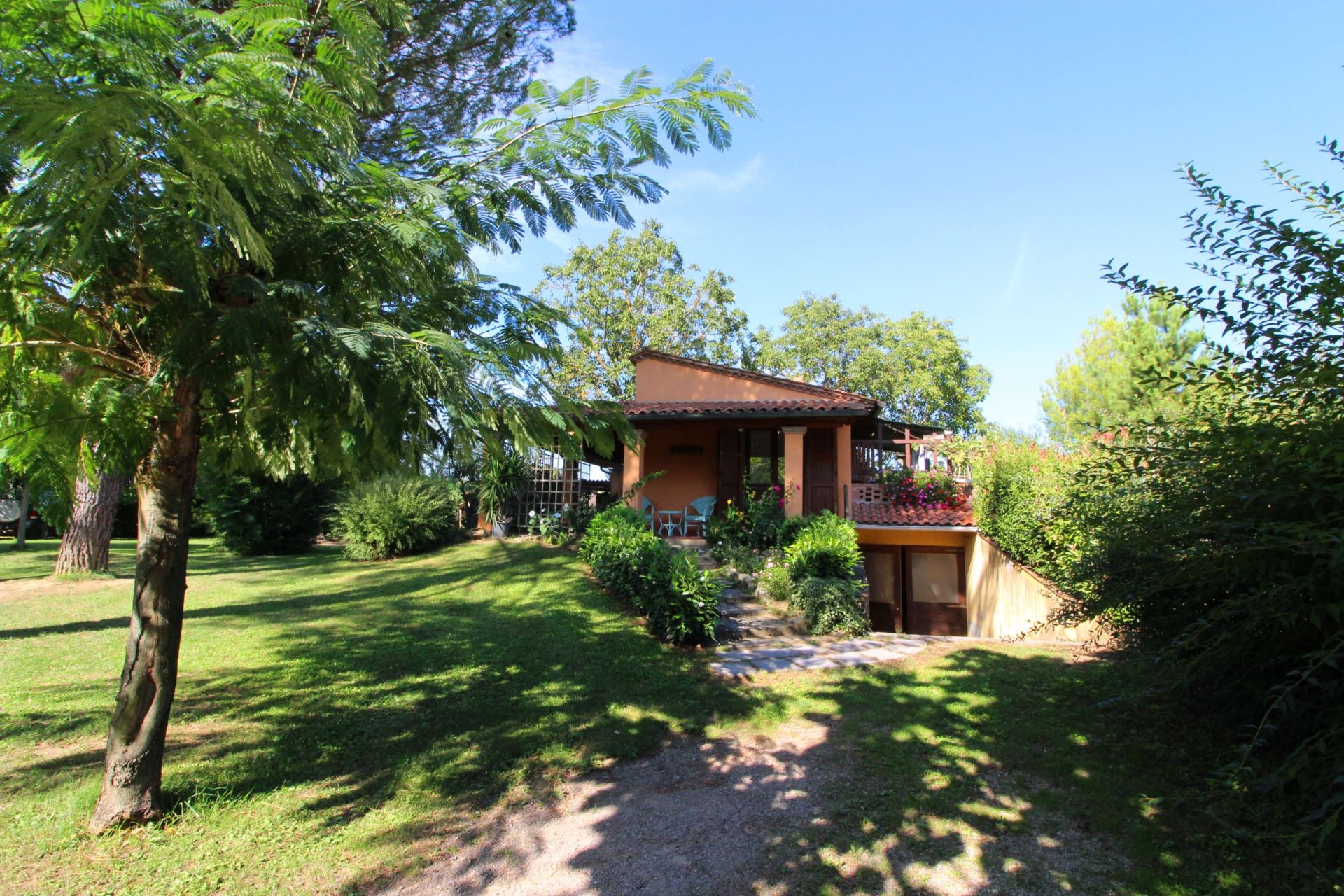 VILLEN MIT POOL PAGLIAZZONE BUCINE TOSCANA
