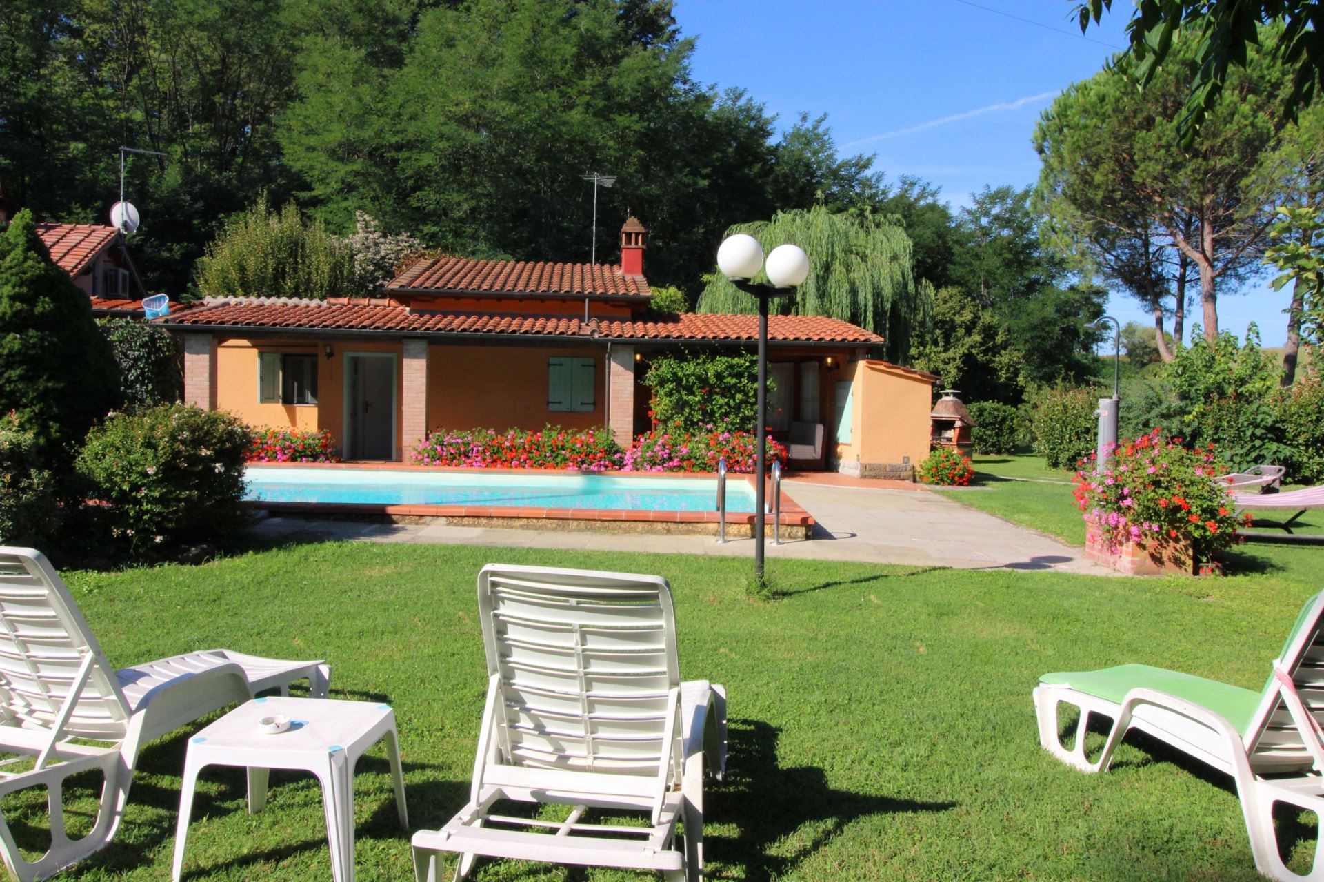 VILLEN MIT POOL PAGLIAZZONE BUCINE TOSCANA