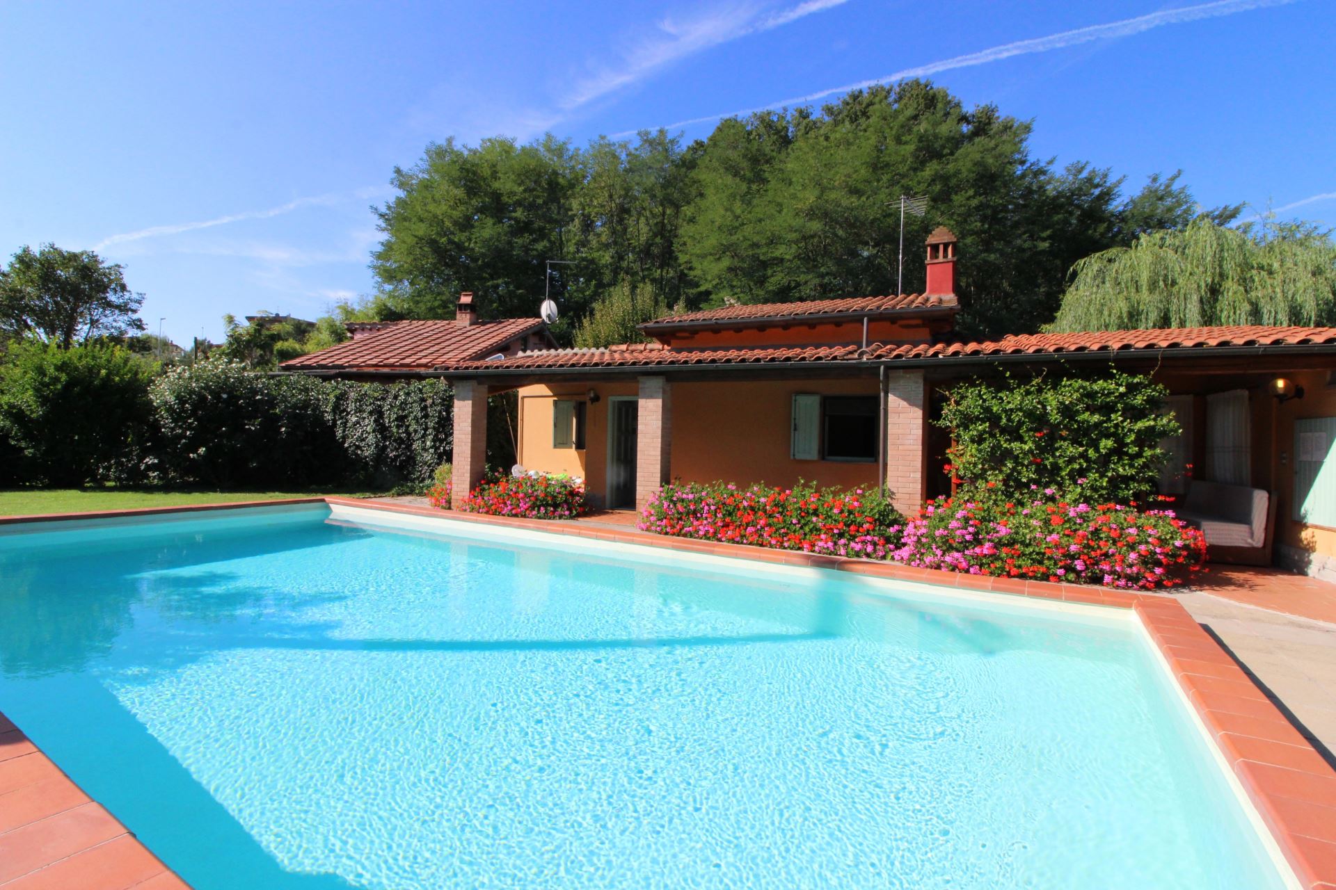 VILLEN MIT POOL PAGLIAZZONE BUCINE TOSCANA