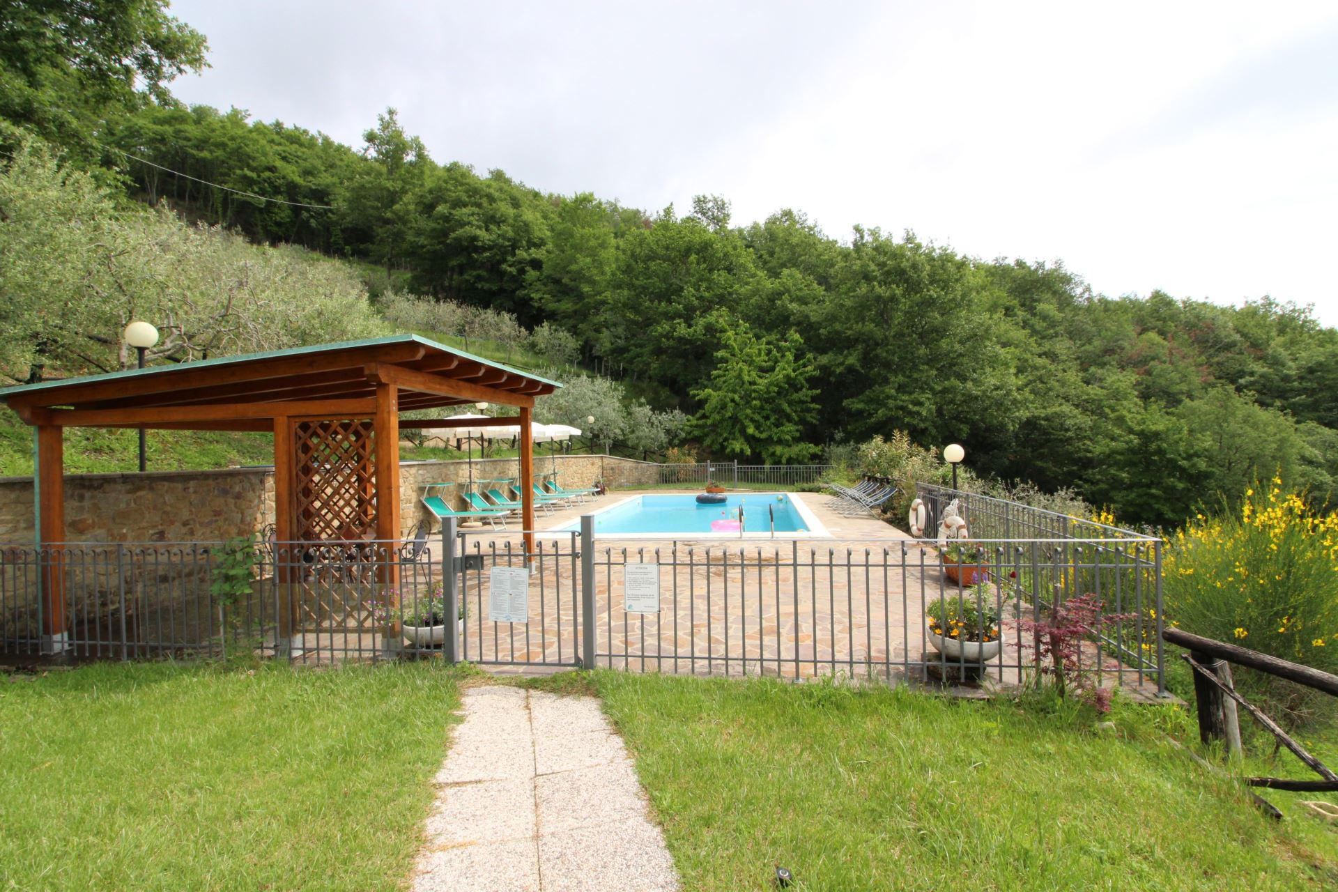 VILLAS AVEC PISCINE CA DI VESTRO 6 LORO CIUFFENNA TOSCANA