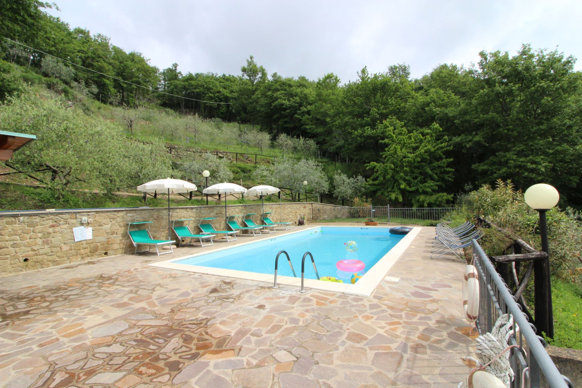 VILLAS AVEC PISCINE CA DI VESTRO 6 LORO CIUFFENNA TOSCANA