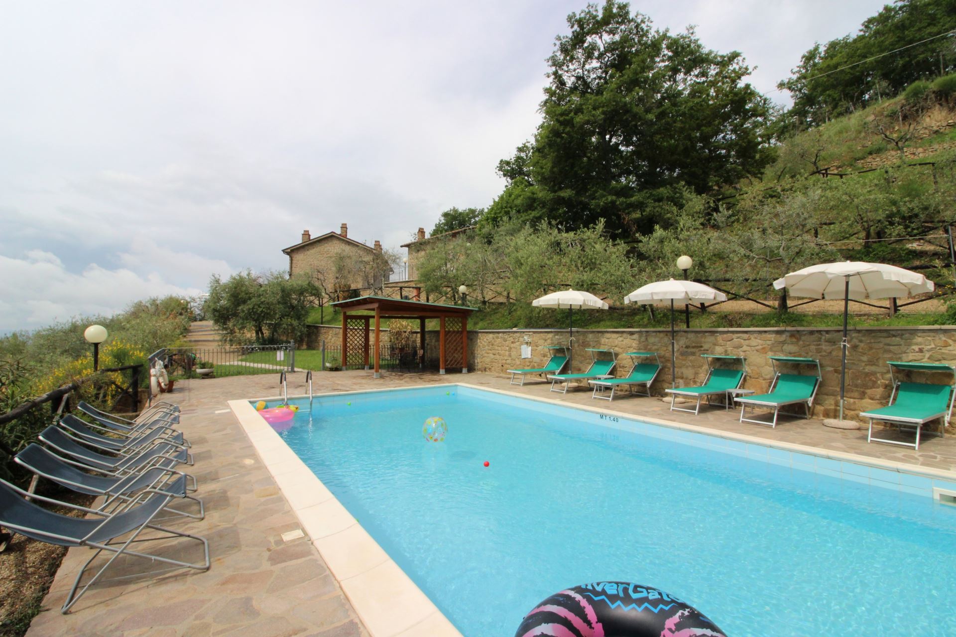 VILLAS AVEC PISCINE CA DI VESTRO 6 LORO CIUFFENNA TOSCANA