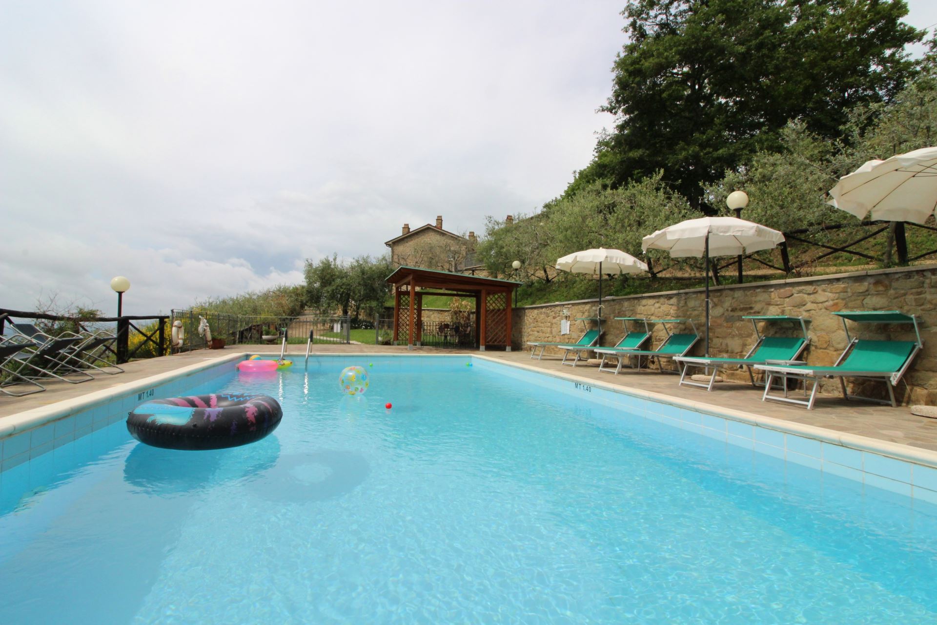 VILLAS AVEC PISCINE CA DI VESTRO 6 LORO CIUFFENNA TOSCANA