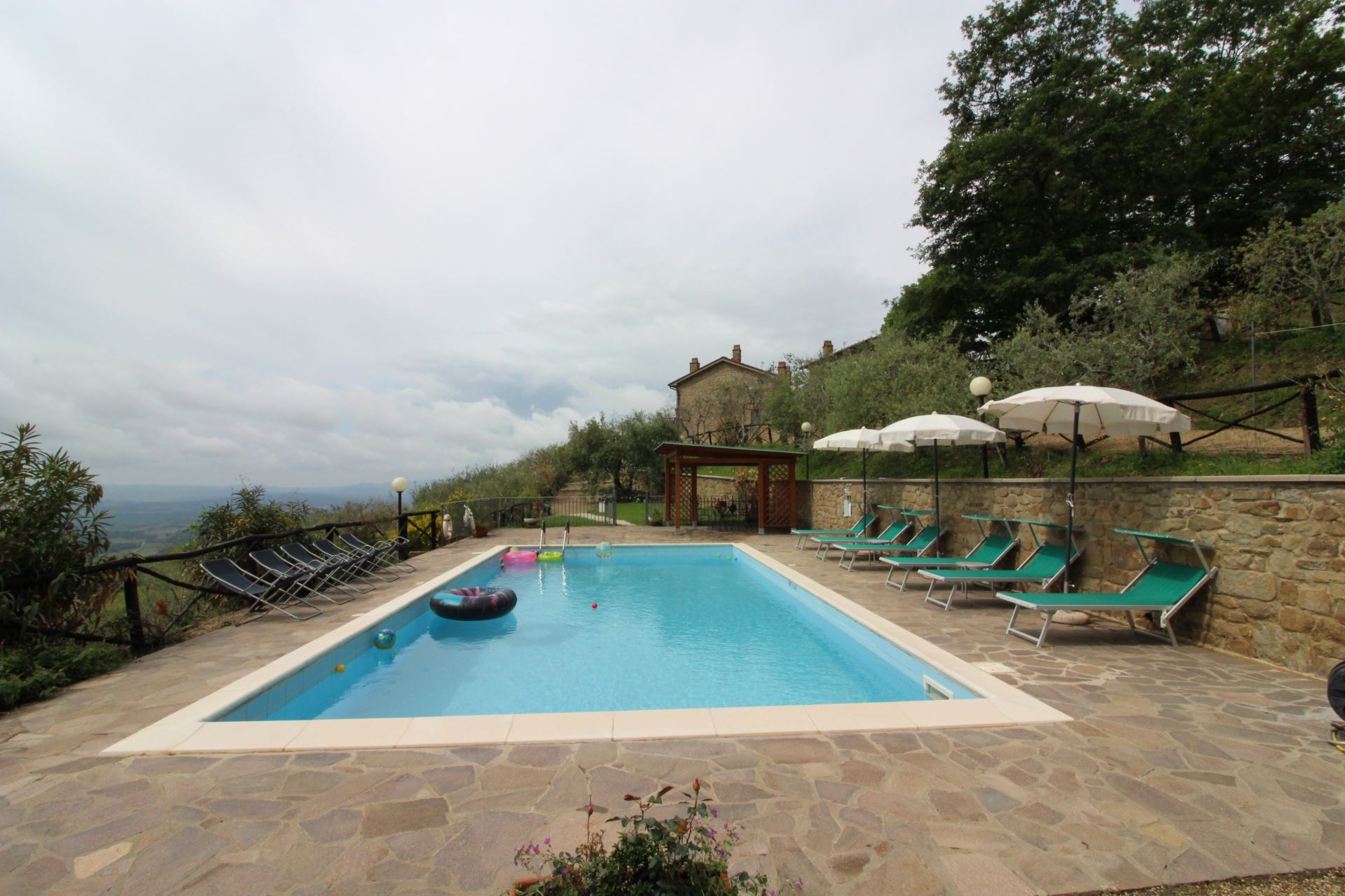 VILLAS AVEC PISCINE CA DI VESTRO 6 LORO CIUFFENNA TOSCANA