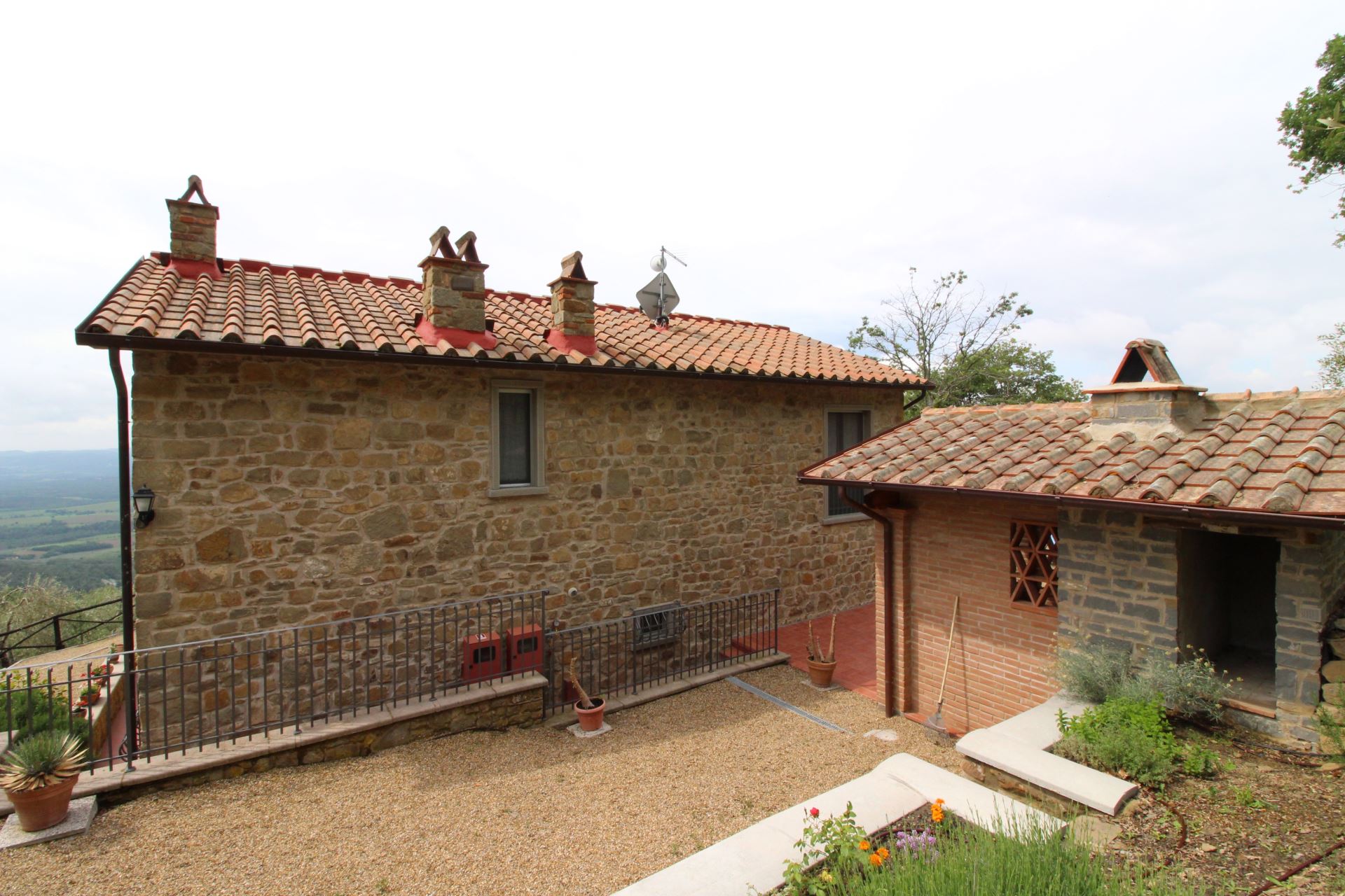 VILLAS AVEC PISCINE CA DI VESTRO 6 LORO CIUFFENNA TOSCANA