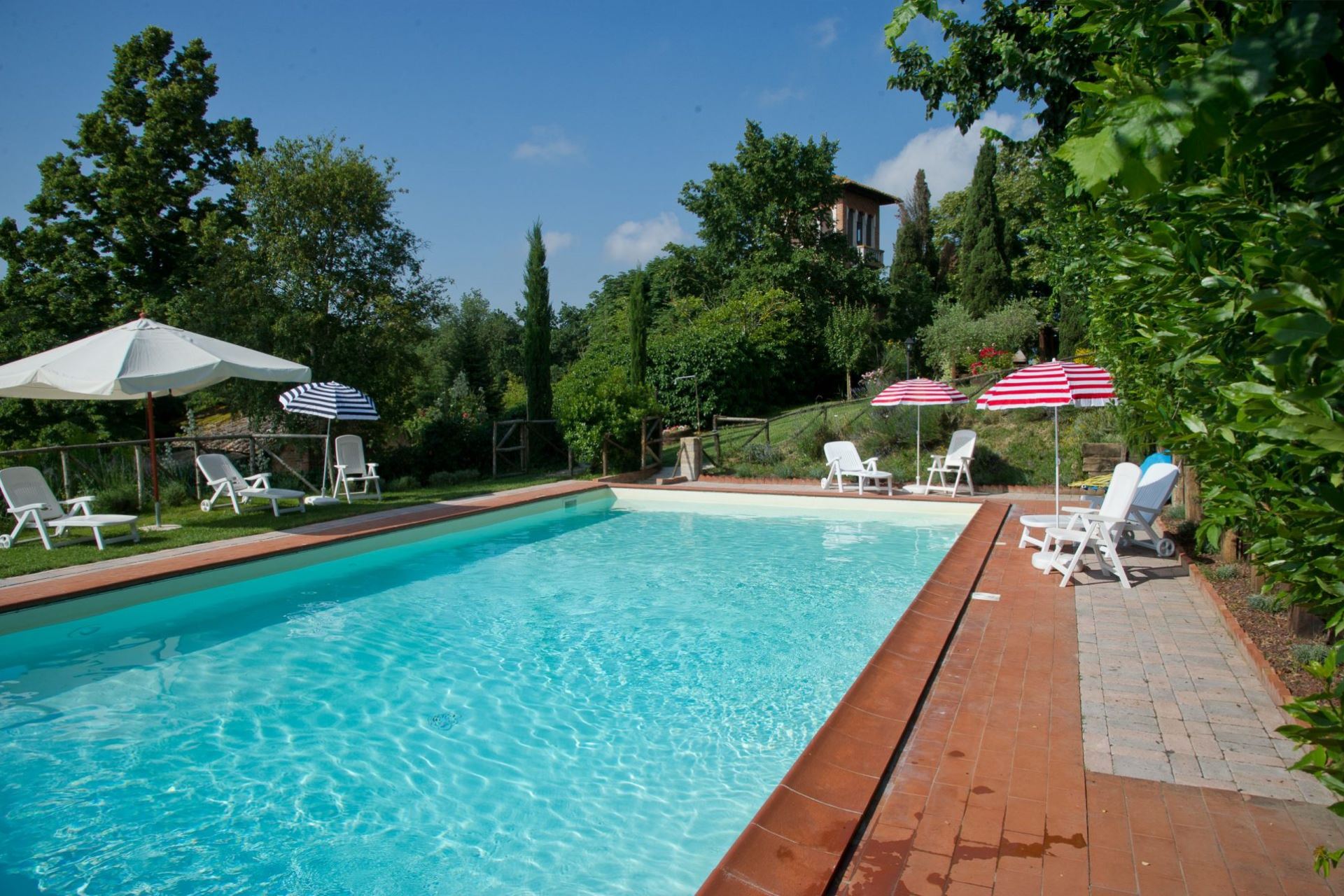 VILLE CON PISCINA IL COLLE SUL LAGO CASTIGLIONE DEL LAGO UMBRIA
